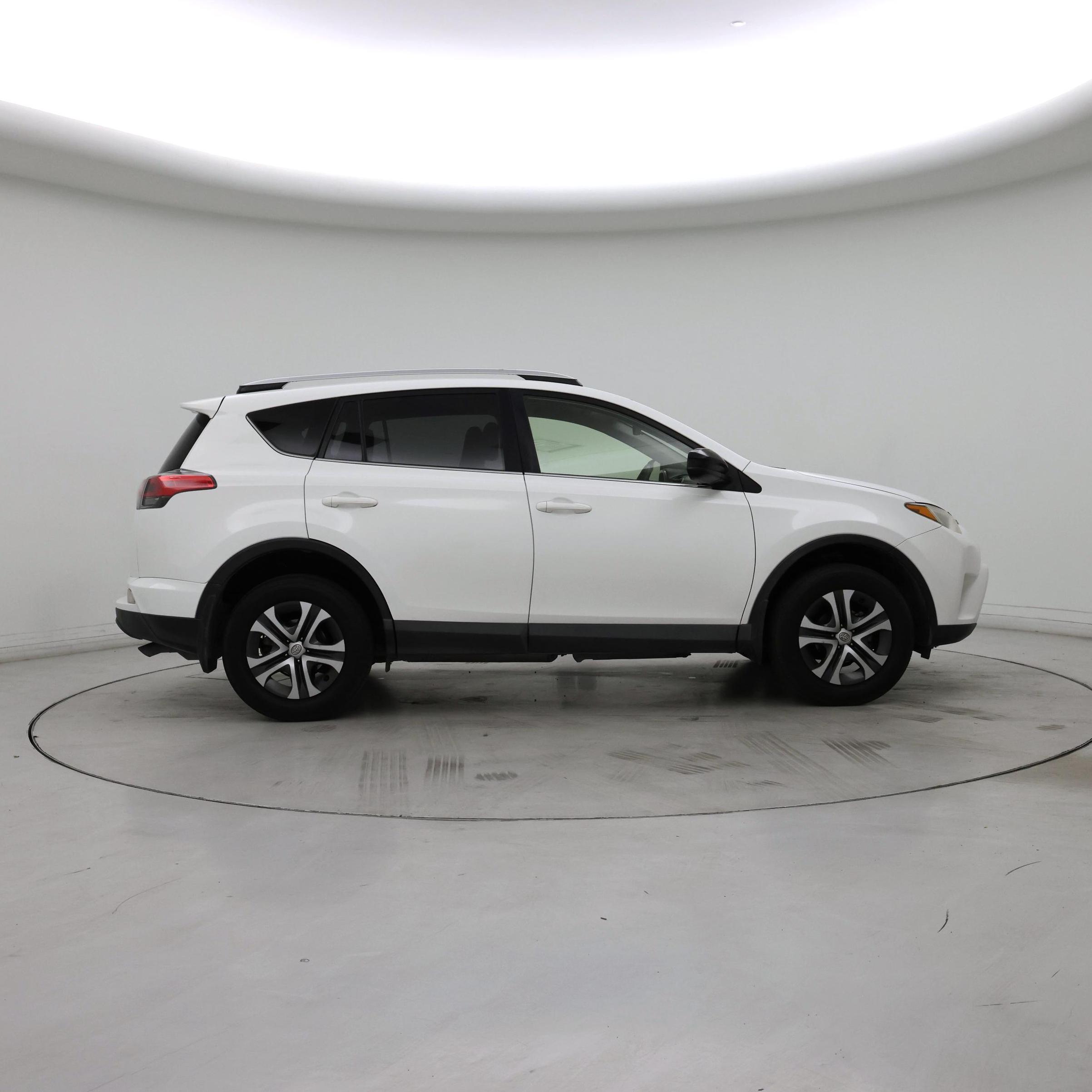 Thumbnail: 2016 Toyota RAV4 - 7