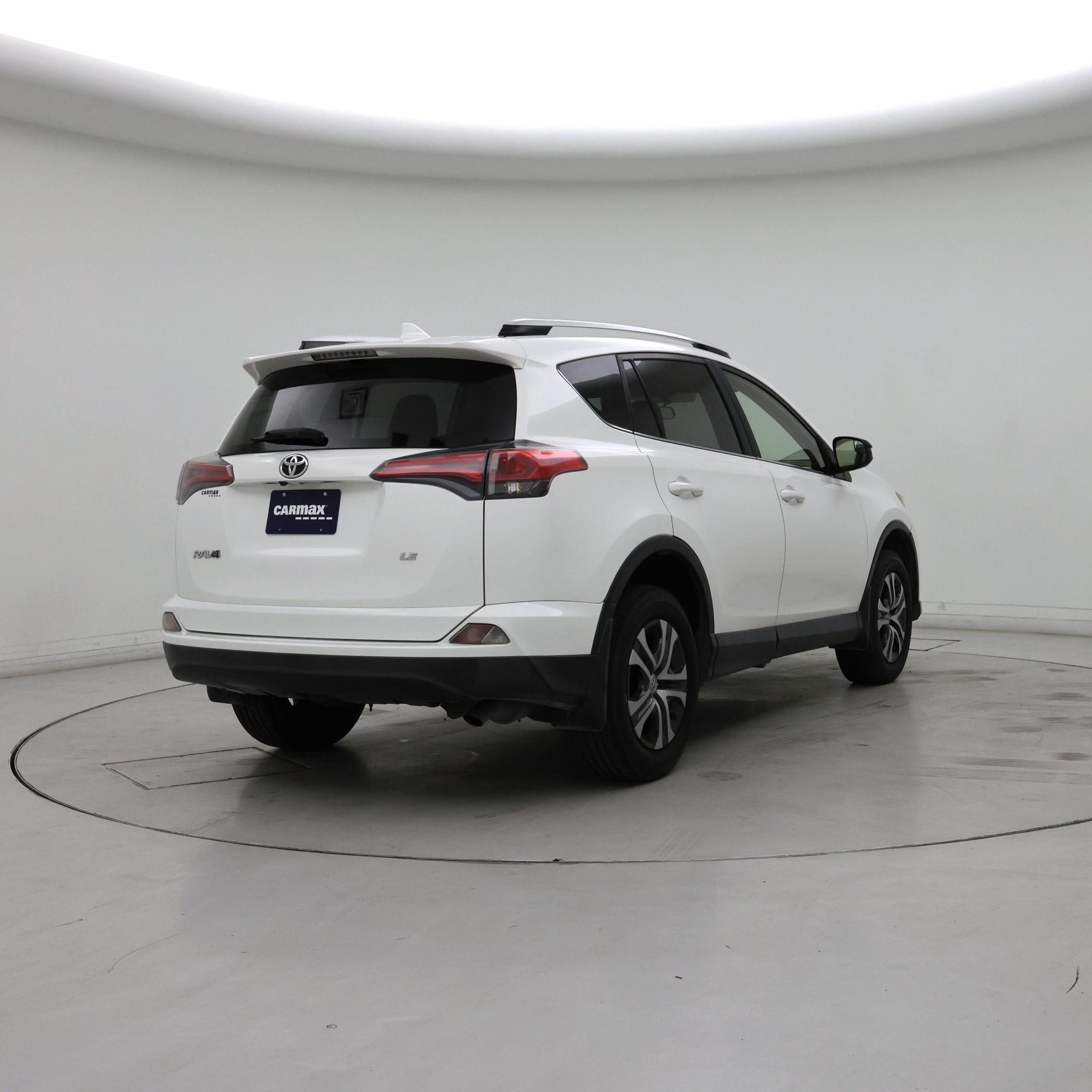 Thumbnail: 2016 Toyota RAV4 - 8