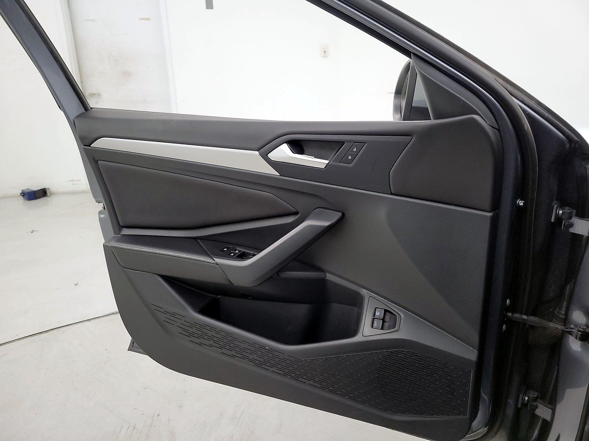 Thumbnail: 2023 Volkswagen Jetta - 12