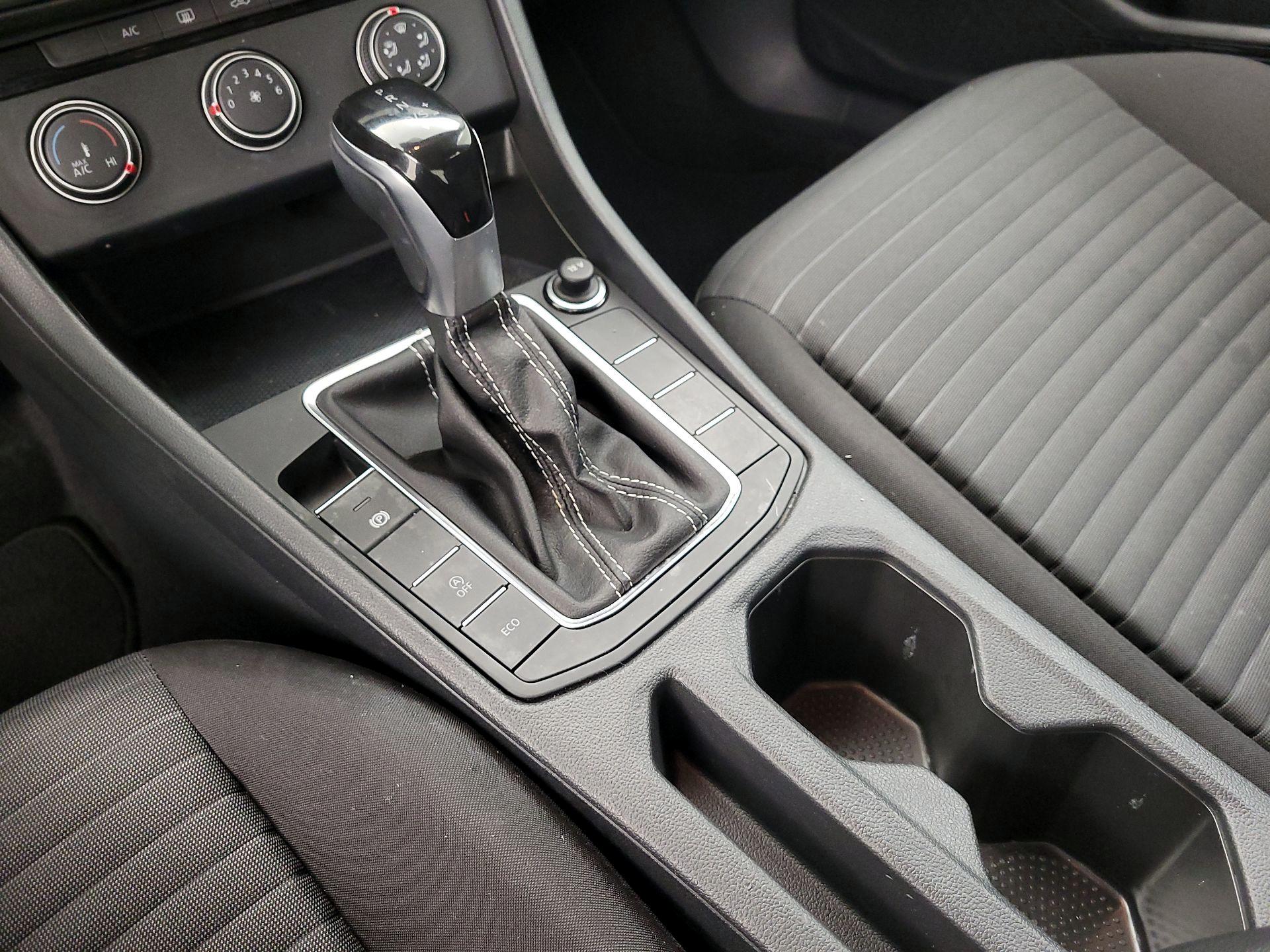 Thumbnail: 2023 Volkswagen Jetta - 17