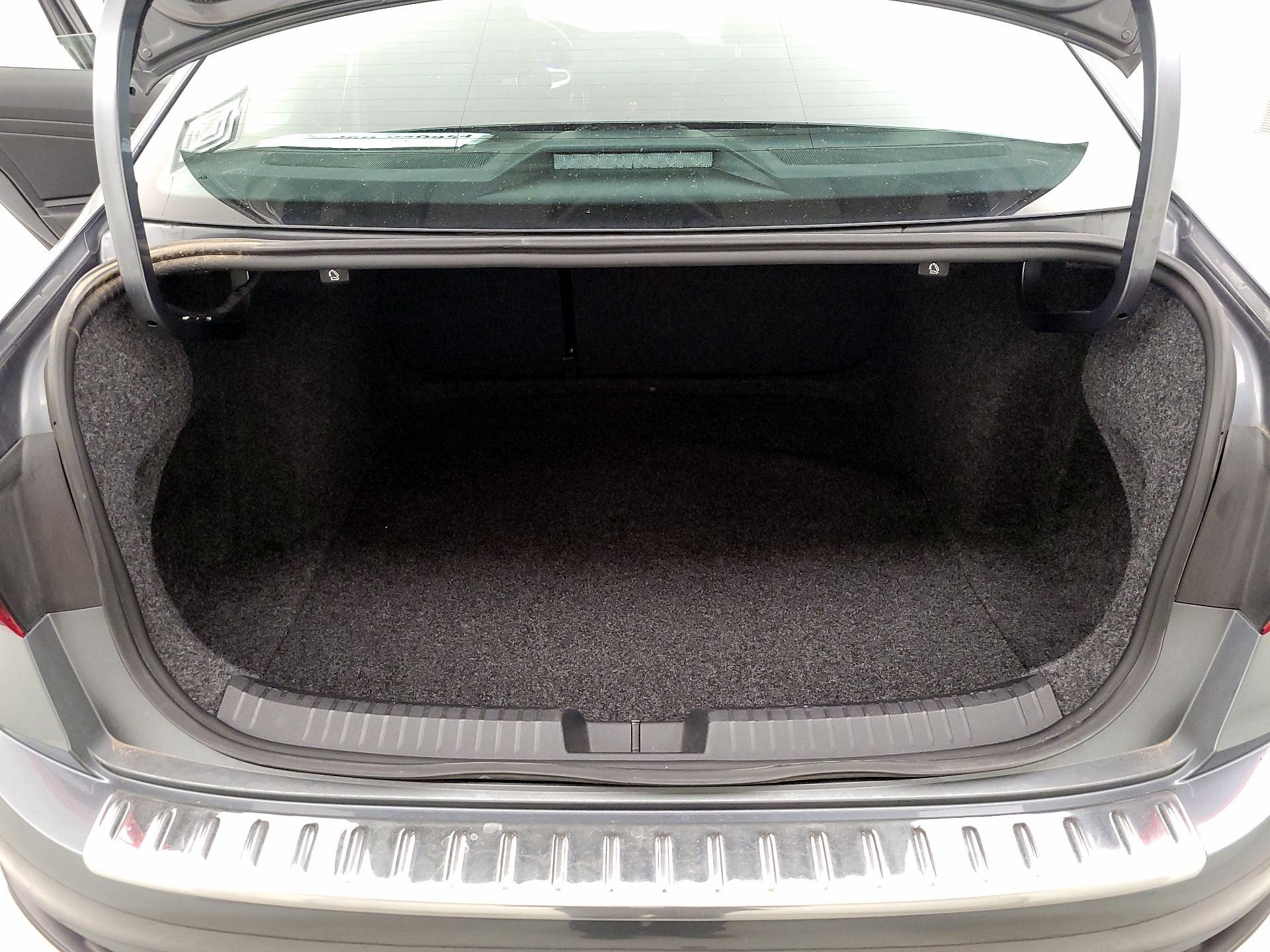 Thumbnail: 2023 Volkswagen Jetta - 20