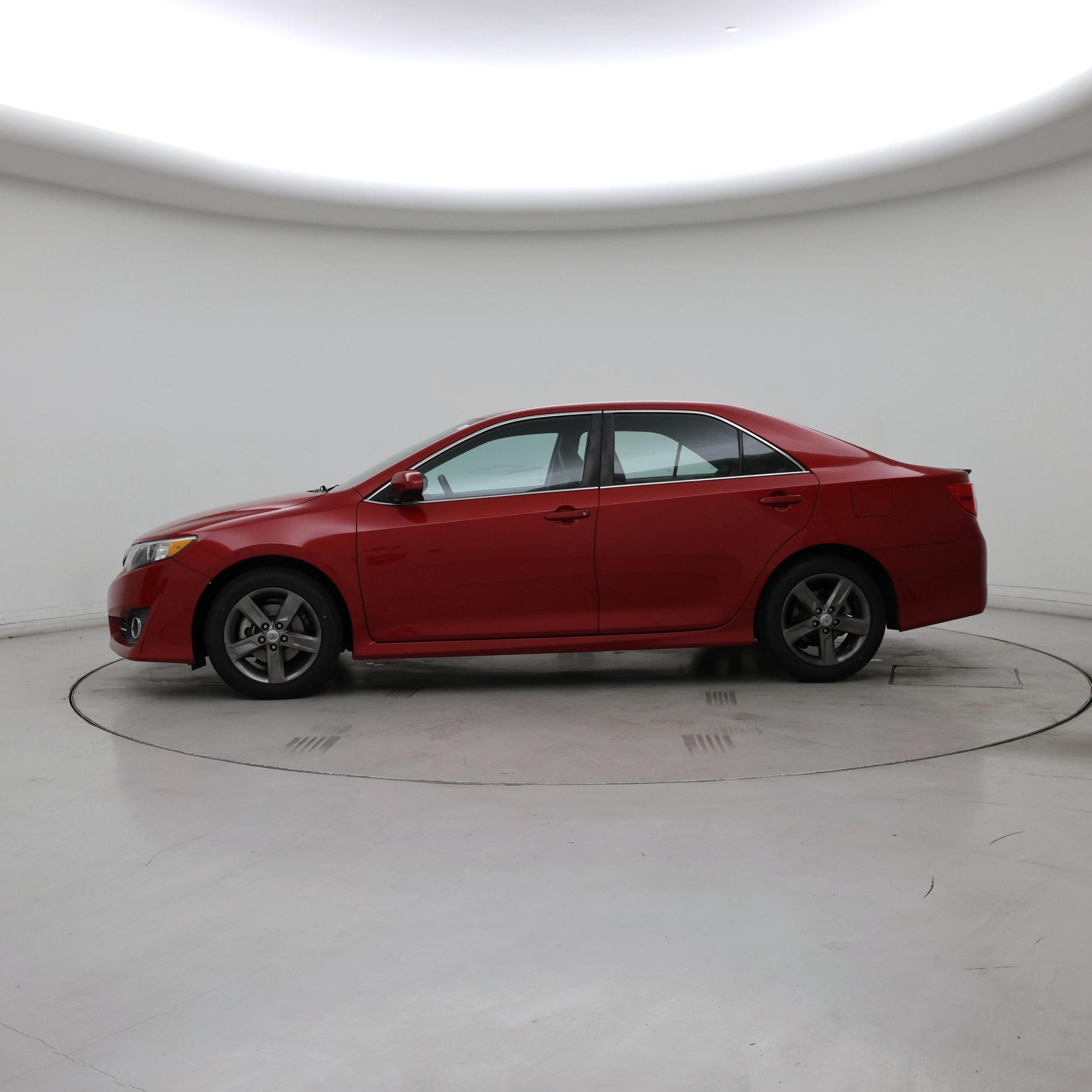 Thumbnail: 2014 Toyota Camry - 3