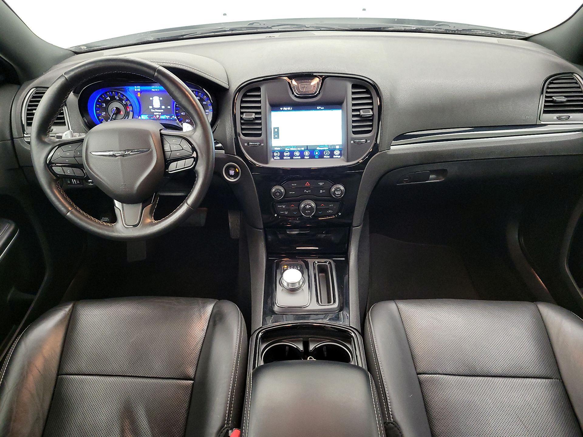 Thumbnail: 2022 Chrysler 300 - 9