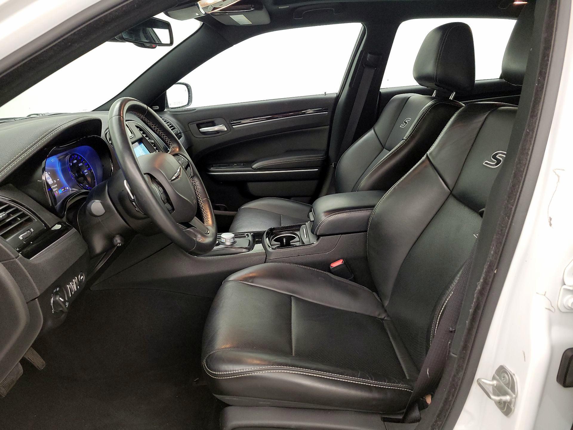 Thumbnail: 2022 Chrysler 300 - 11