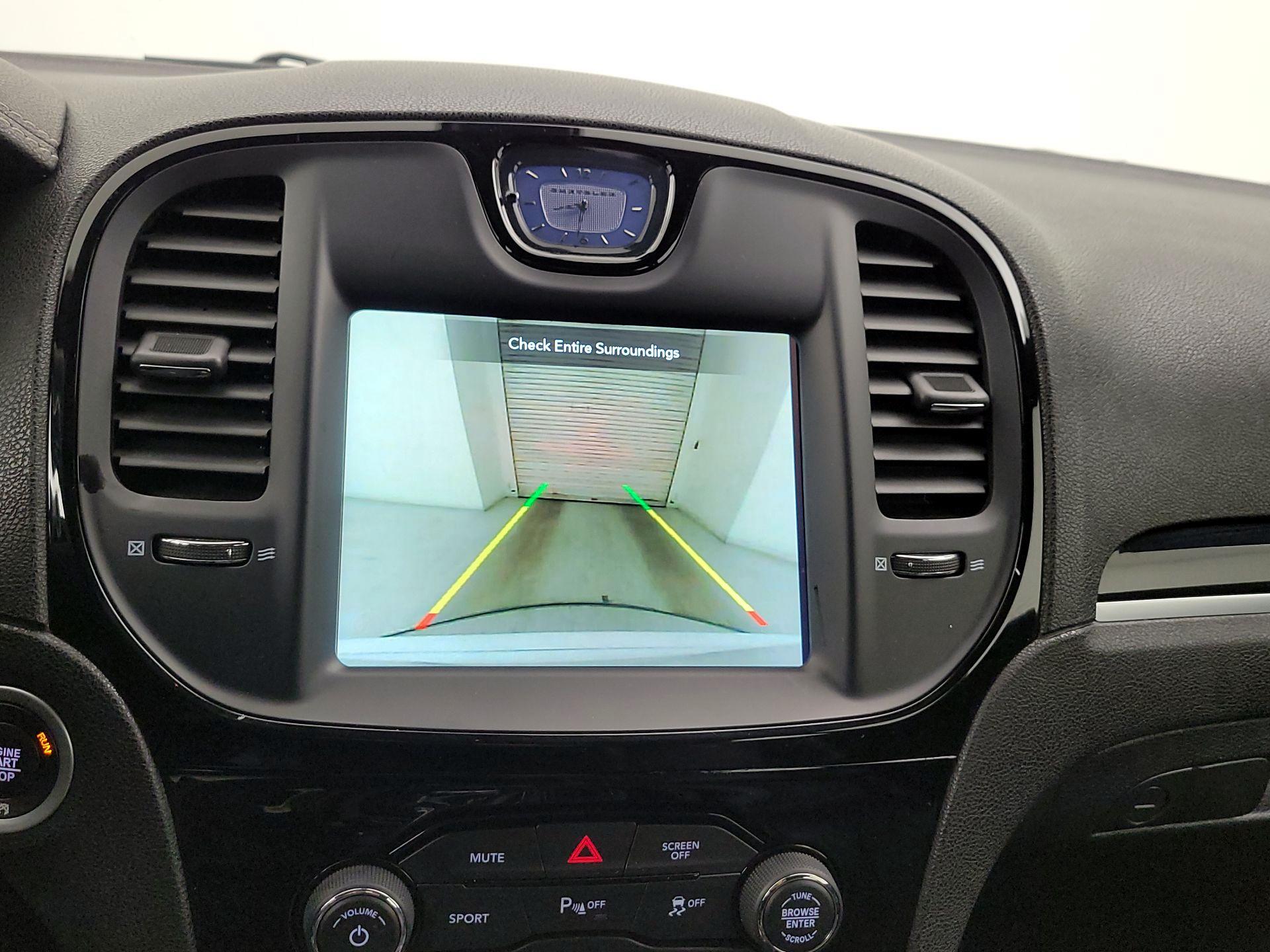 Thumbnail: 2022 Chrysler 300 - 15