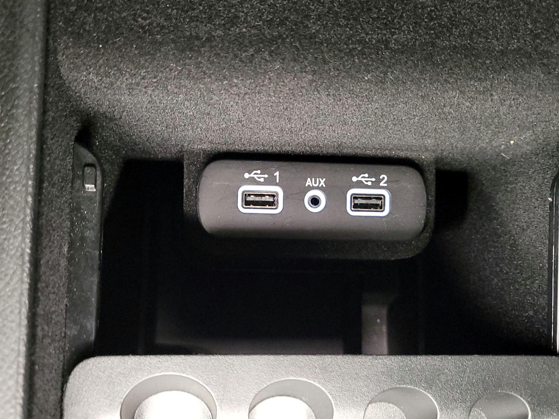 Thumbnail: 2022 Chrysler 300 - 19