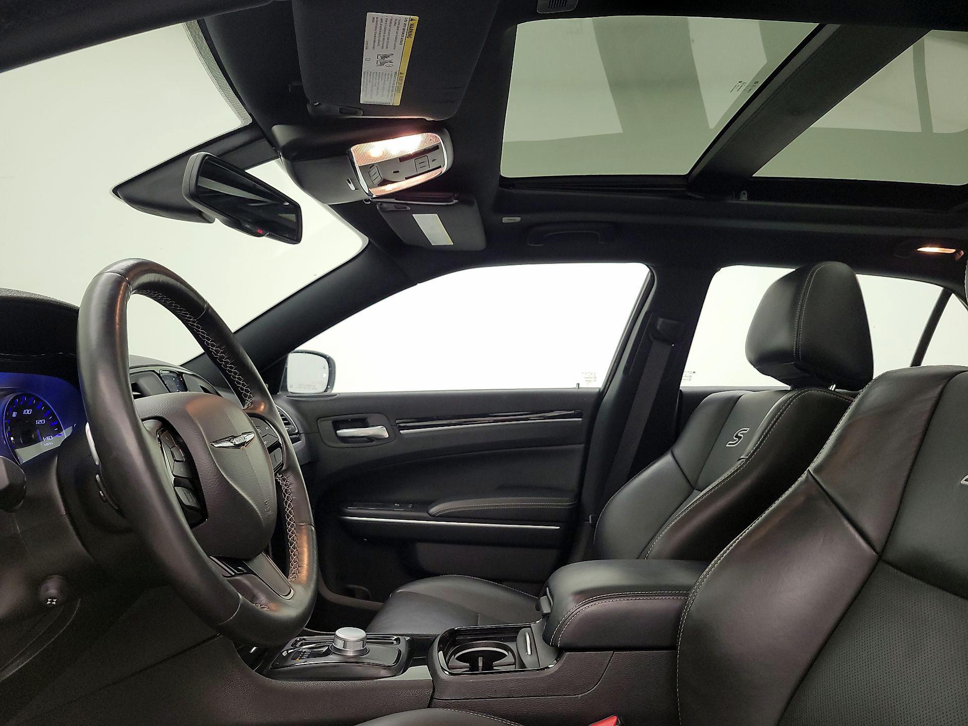 Thumbnail: 2022 Chrysler 300 - 20