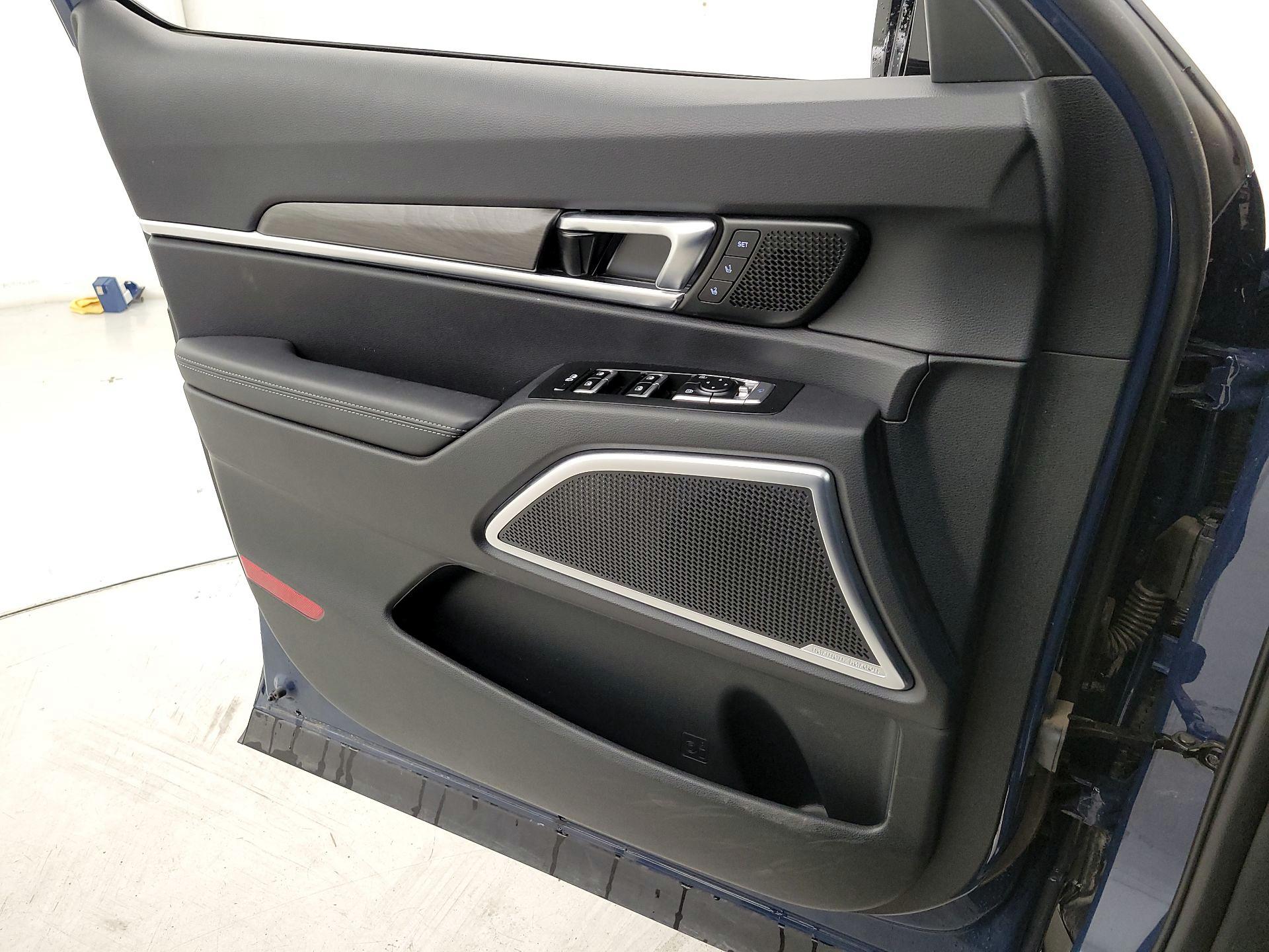 Thumbnail: 2023 Kia Telluride - 12