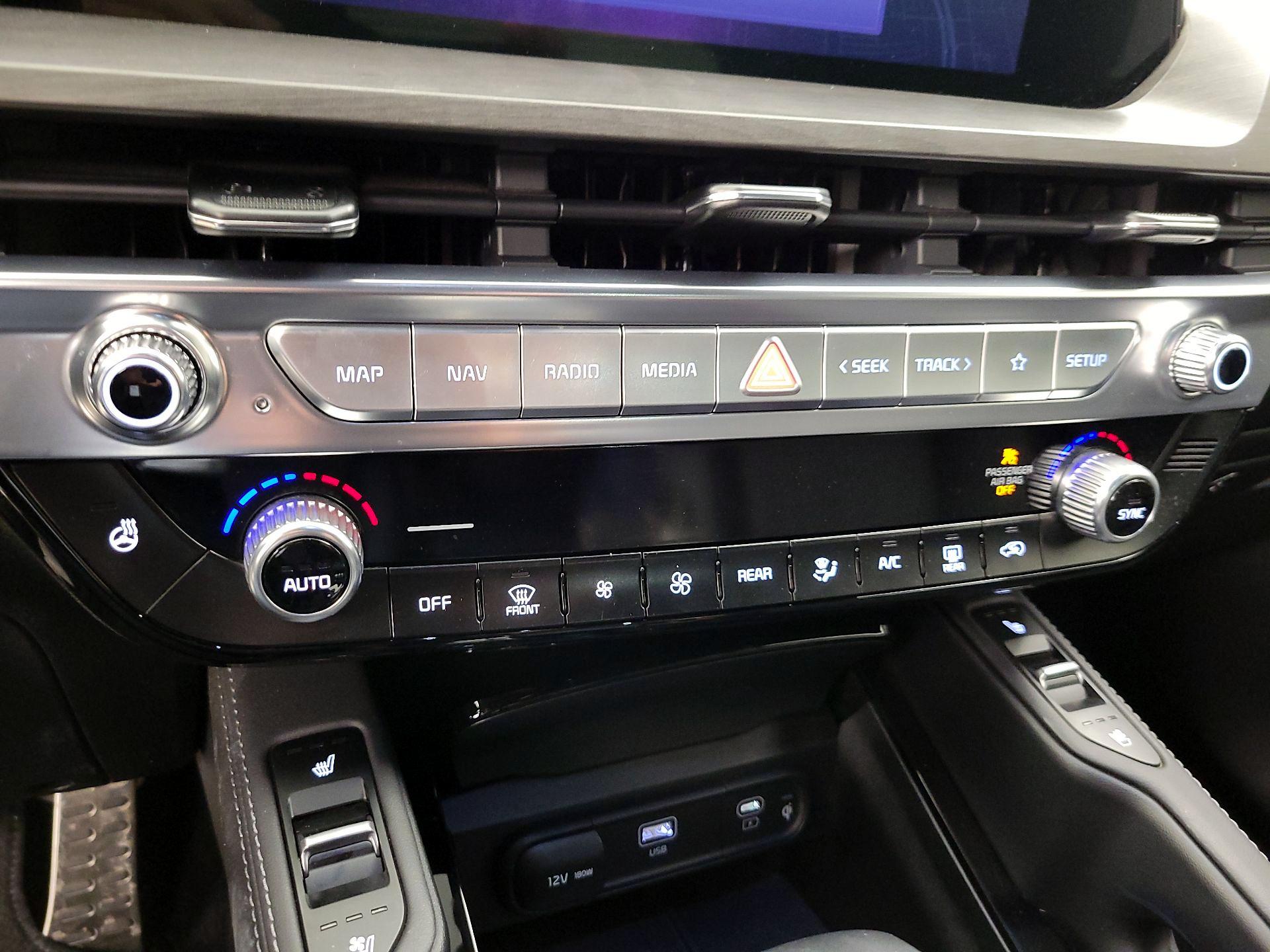 Thumbnail: 2023 Kia Telluride - 17