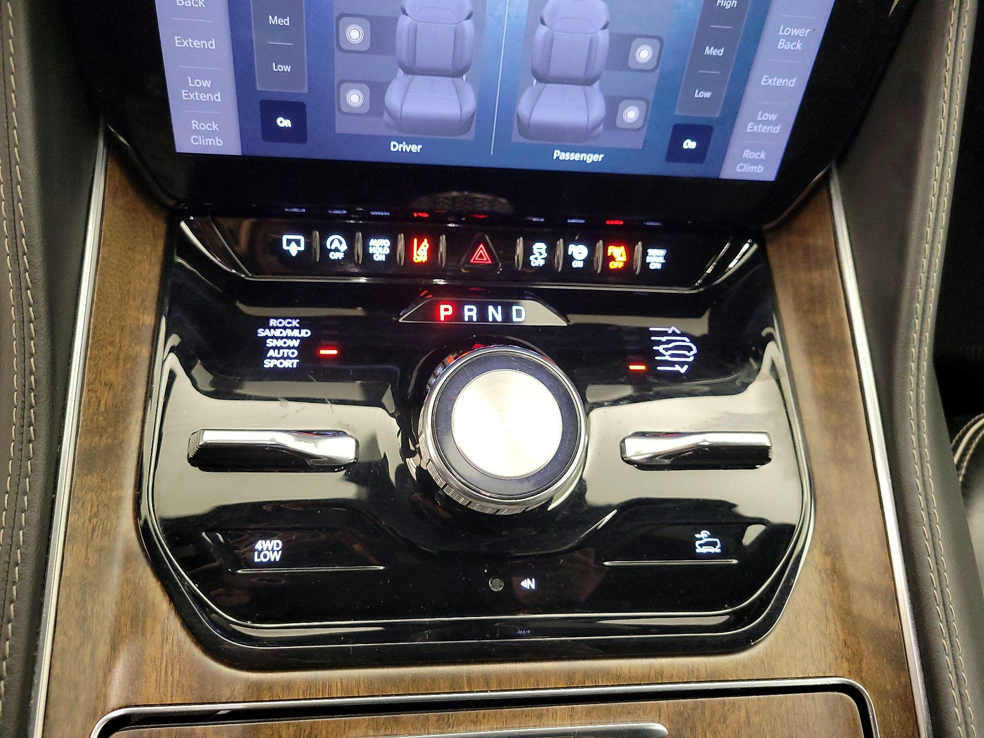 Thumbnail: 2023 Jeep Grand Wagoneer - 18