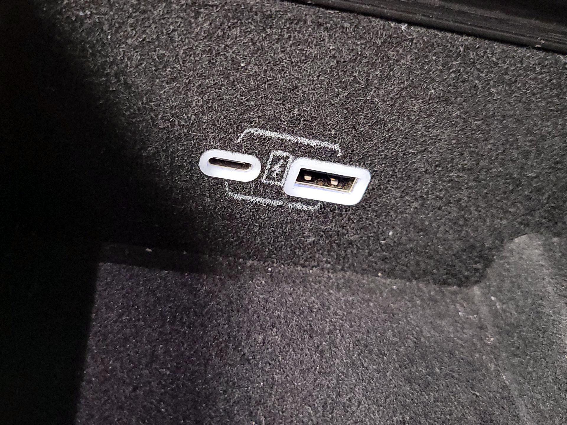 Thumbnail: 2023 Jeep Grand Wagoneer - 19