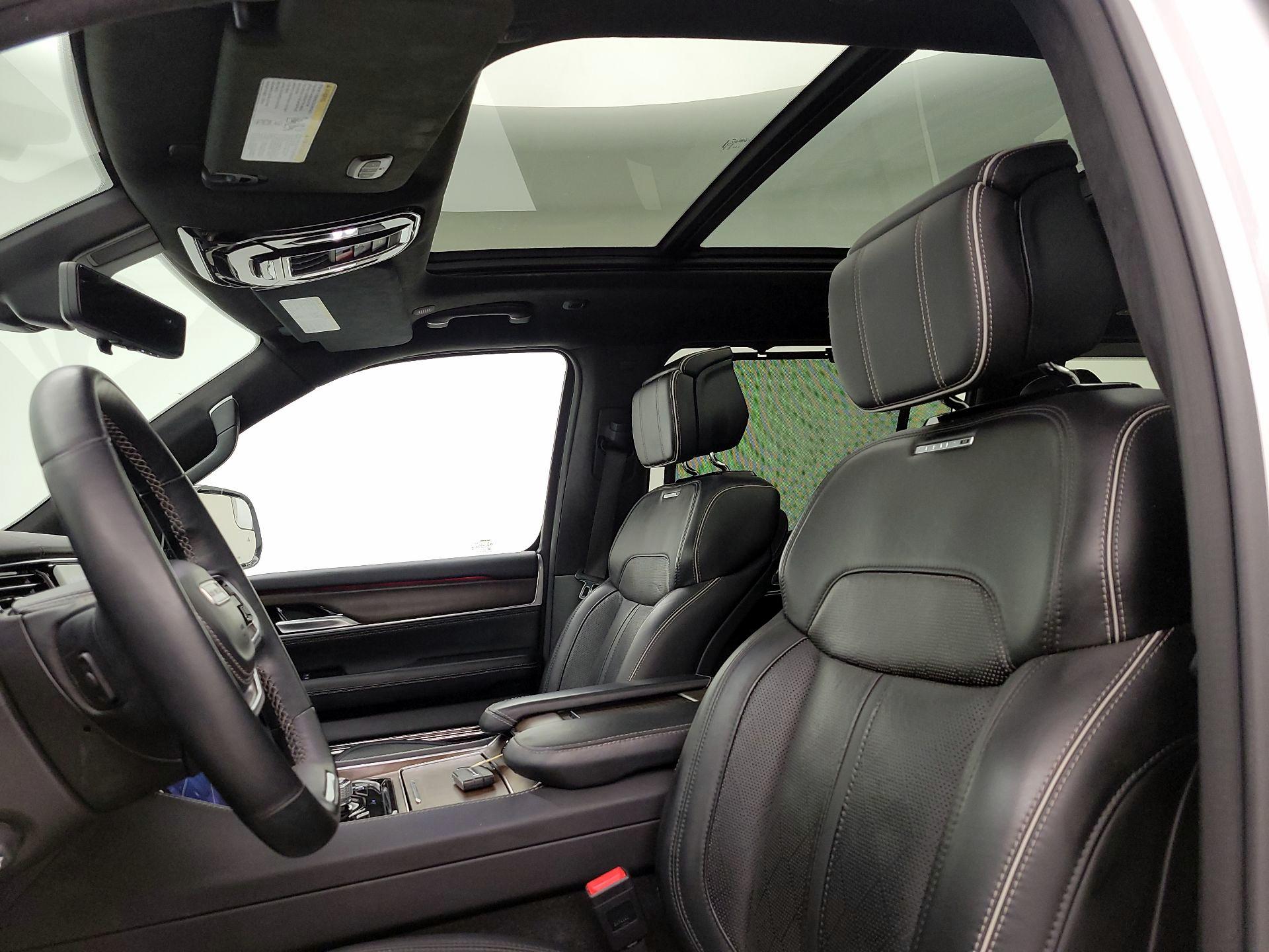 Thumbnail: 2023 Jeep Grand Wagoneer - 20