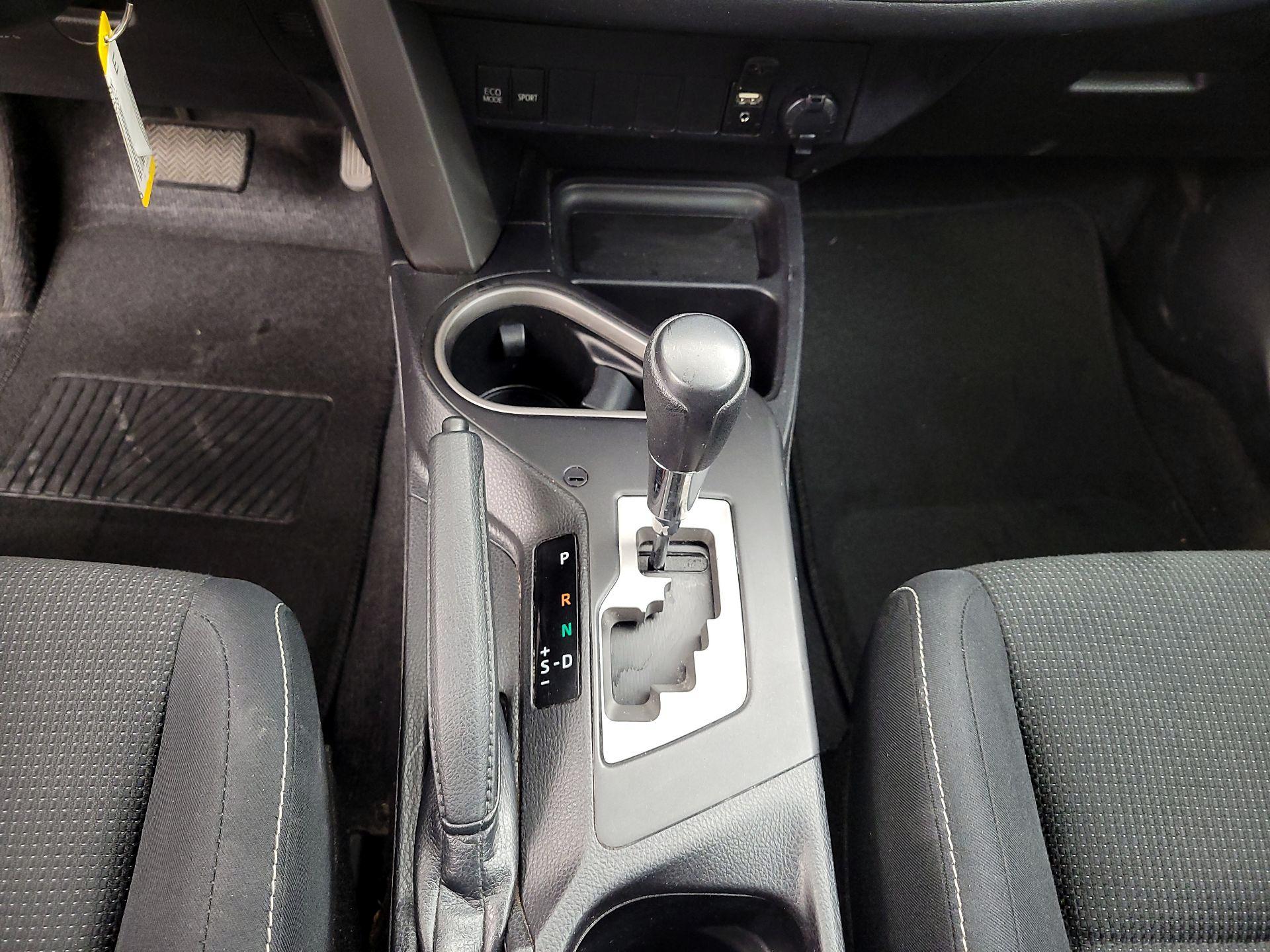 Thumbnail: 2016 Toyota RAV4 - 17