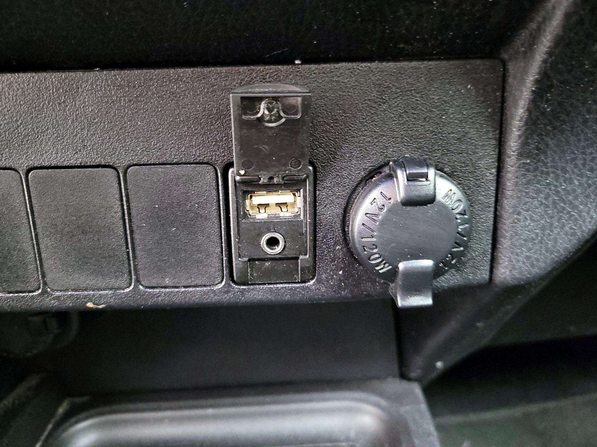 Thumbnail: 2016 Toyota RAV4 - 18