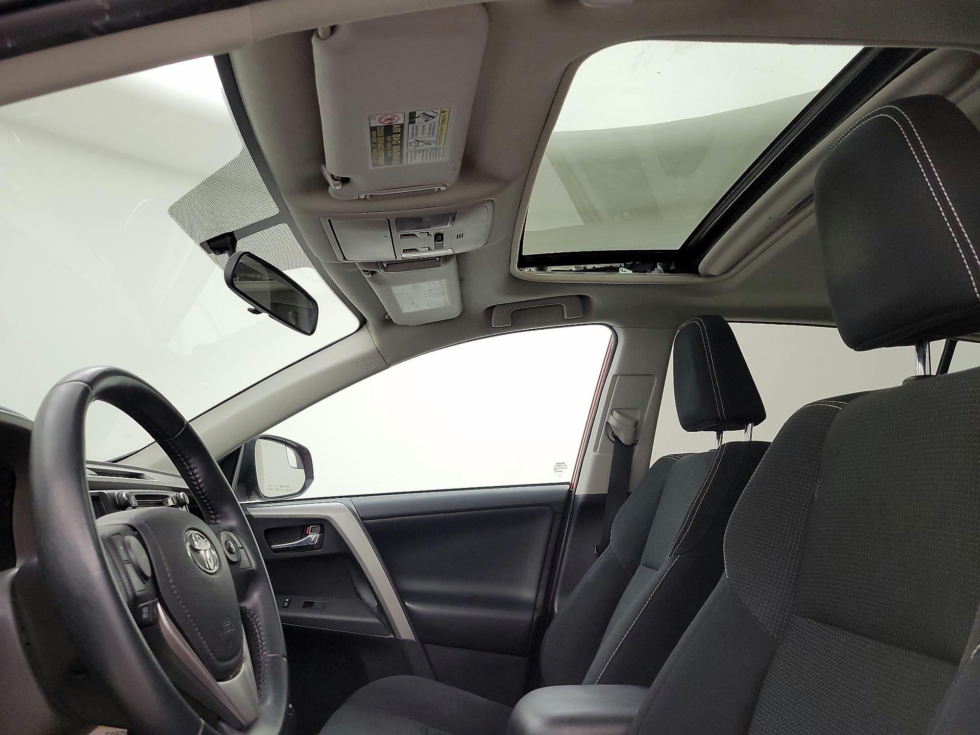 Thumbnail: 2016 Toyota RAV4 - 19