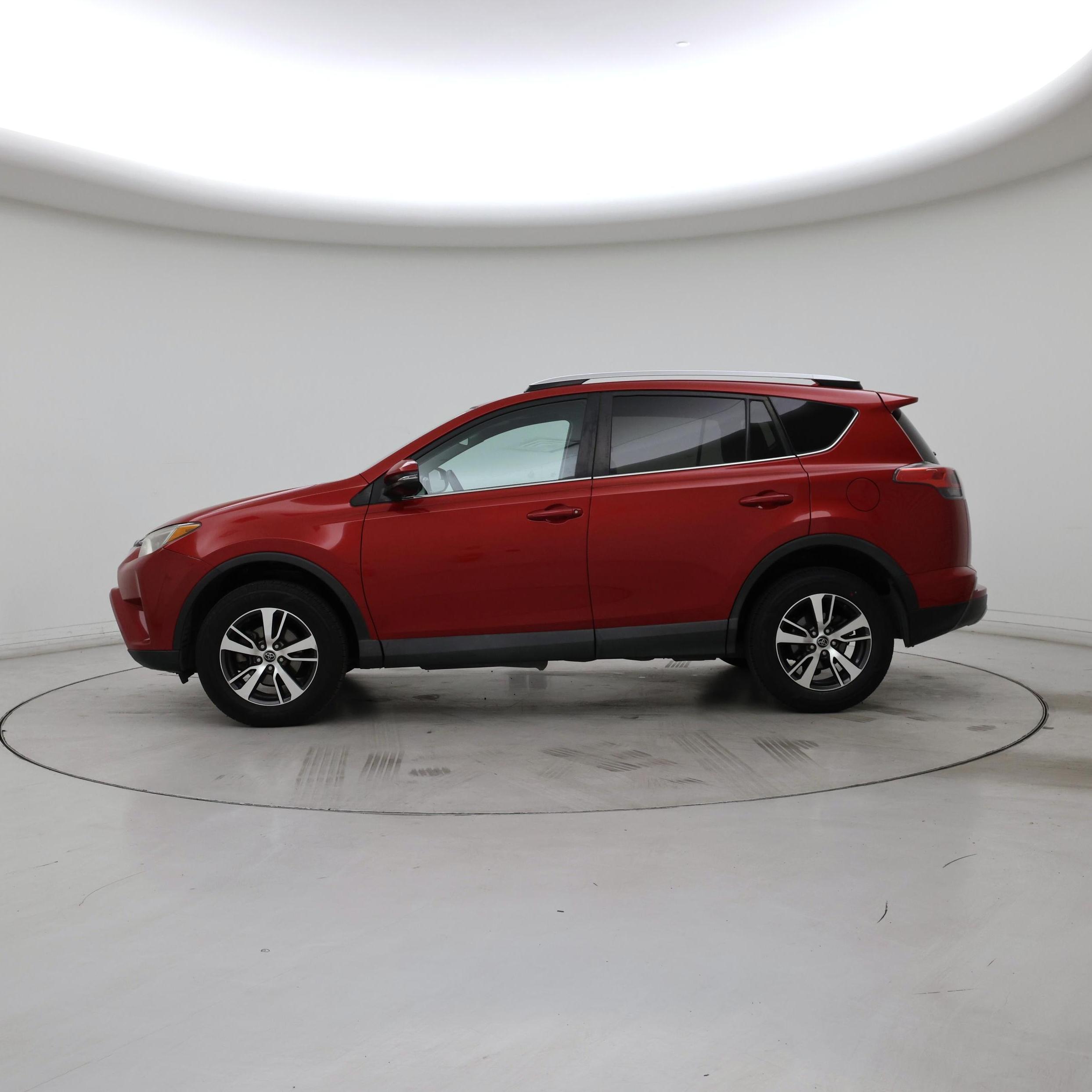 Thumbnail: 2016 Toyota RAV4 - 3