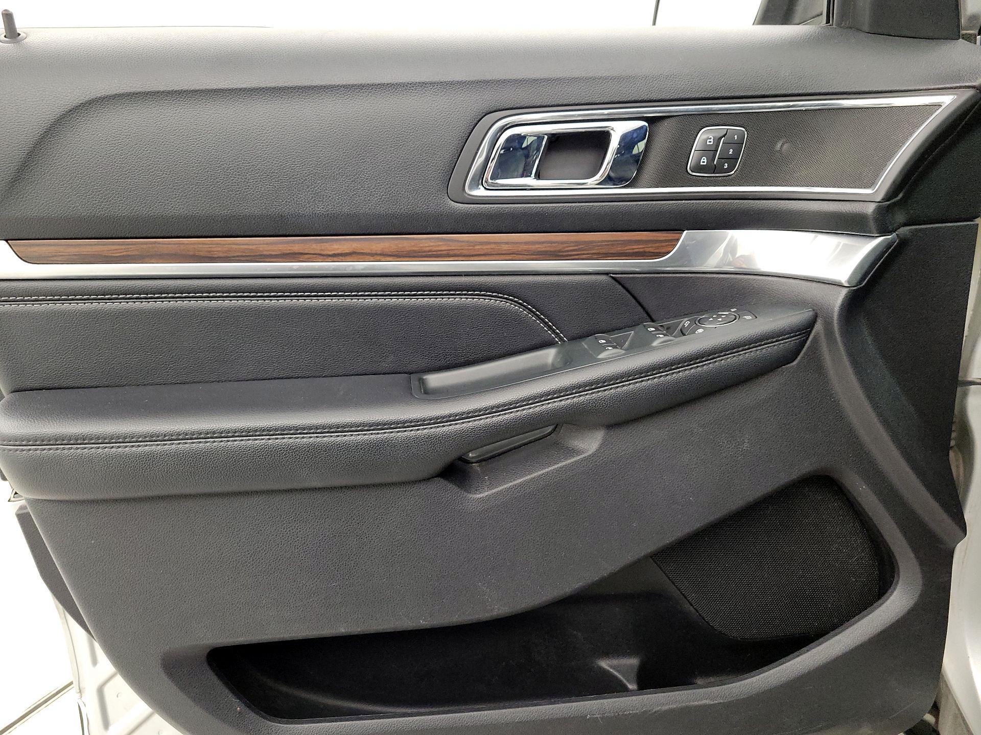 Thumbnail: 2019 Ford Explorer - 12