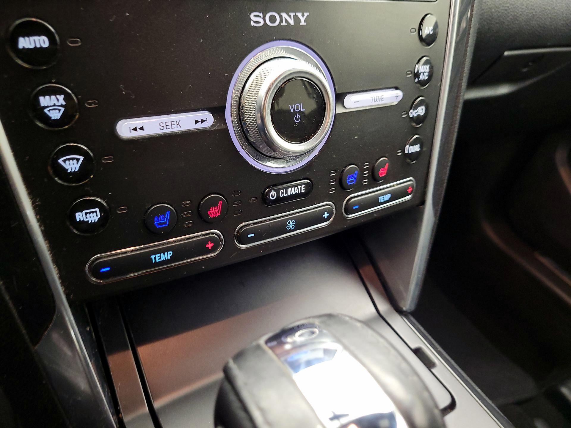 Thumbnail: 2019 Ford Explorer - 14