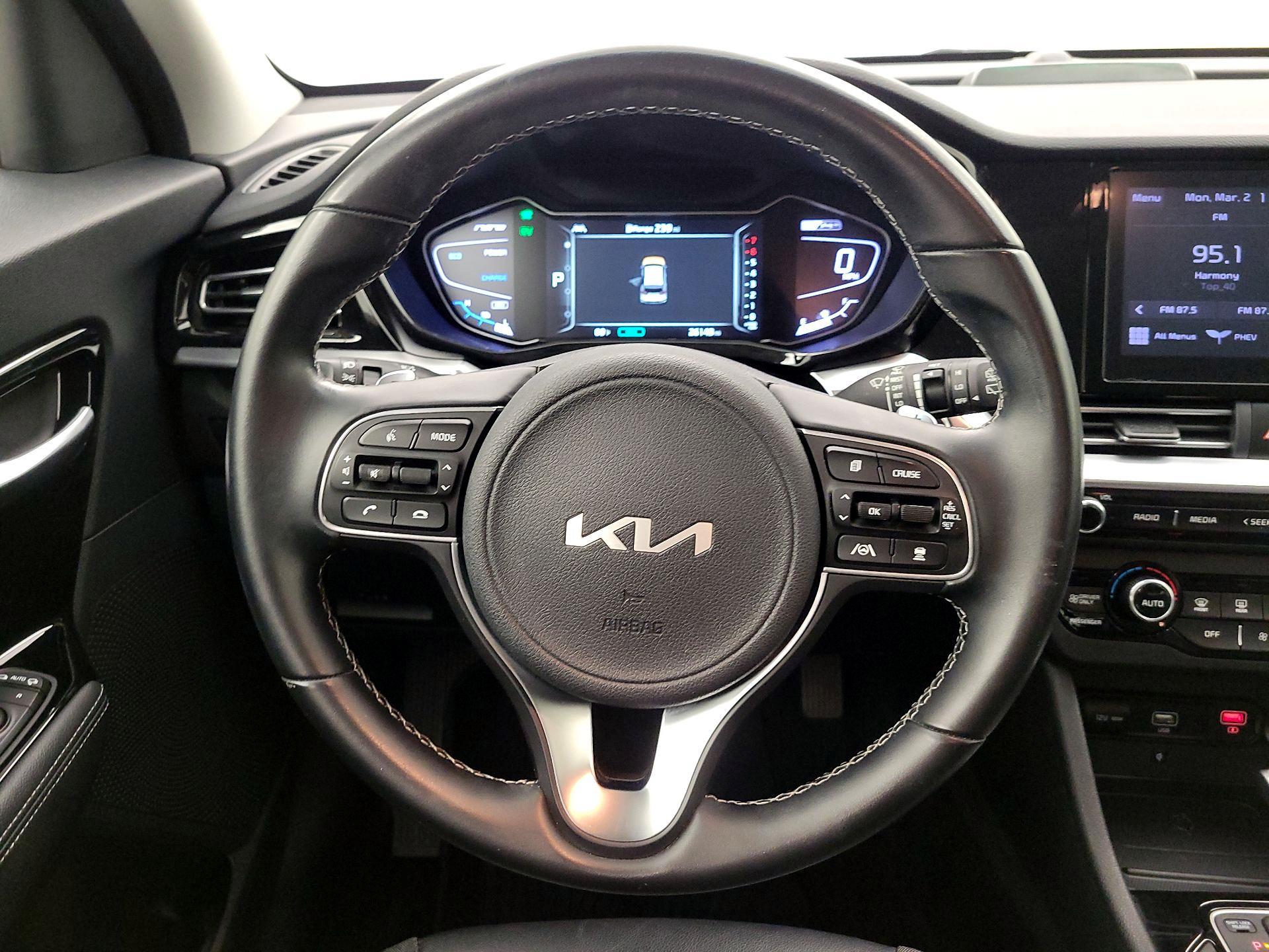 Thumbnail: 2022 Kia Niro - 10