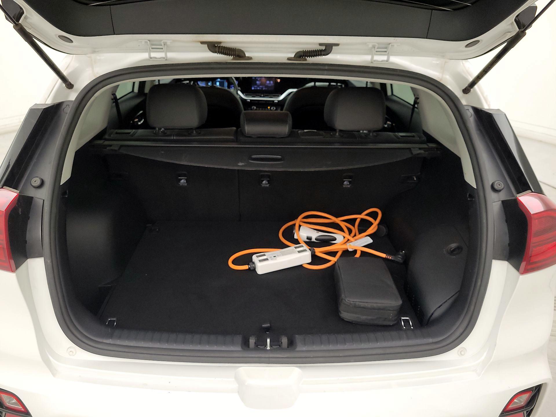 Thumbnail: 2022 Kia Niro - 16