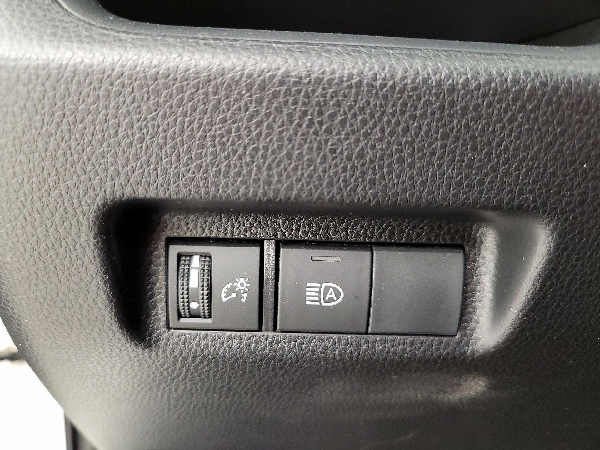 Thumbnail: 2021 Toyota RAV4 - 13