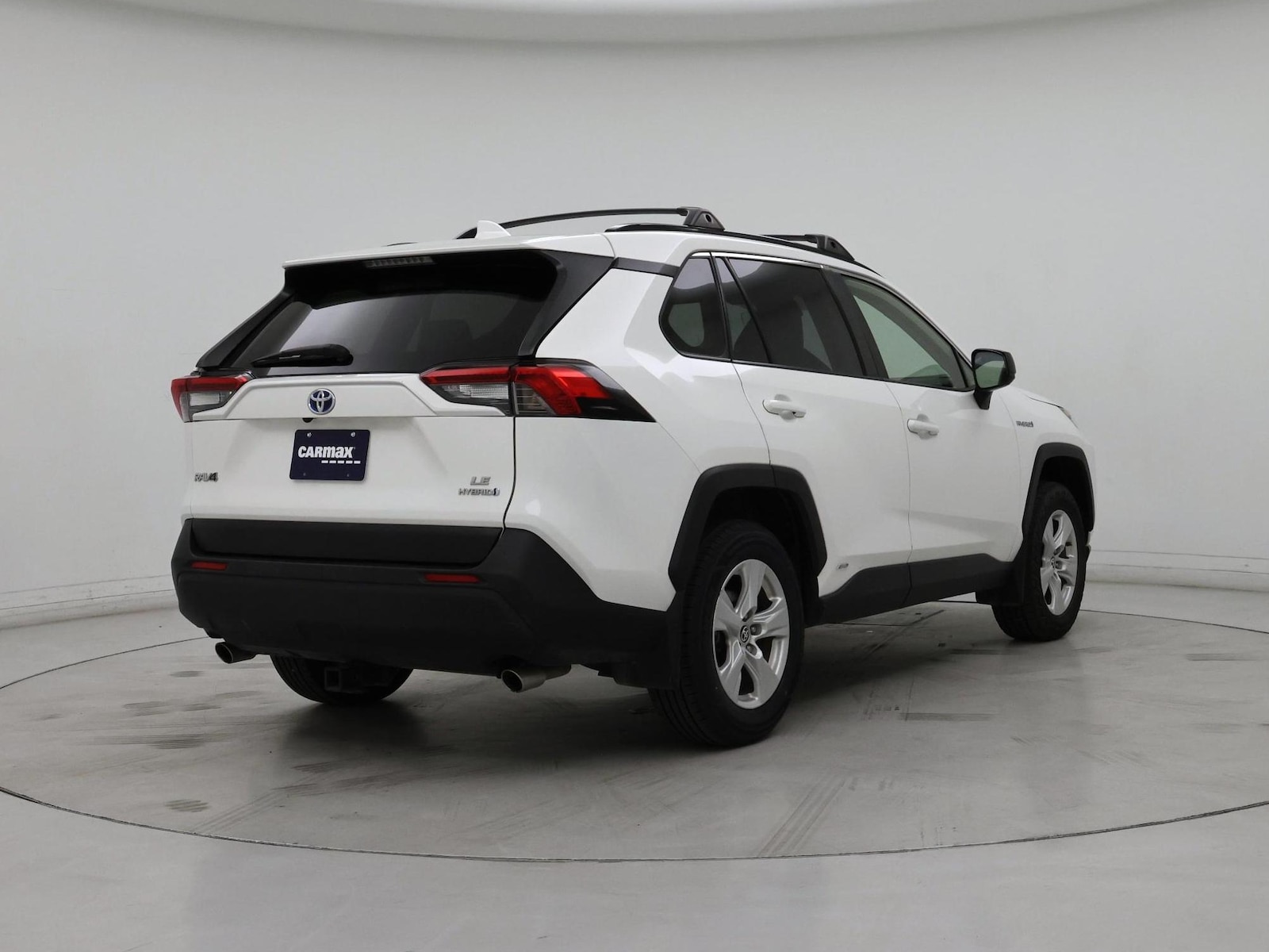 2021 Toyota RAV4 LE - Photo 9
