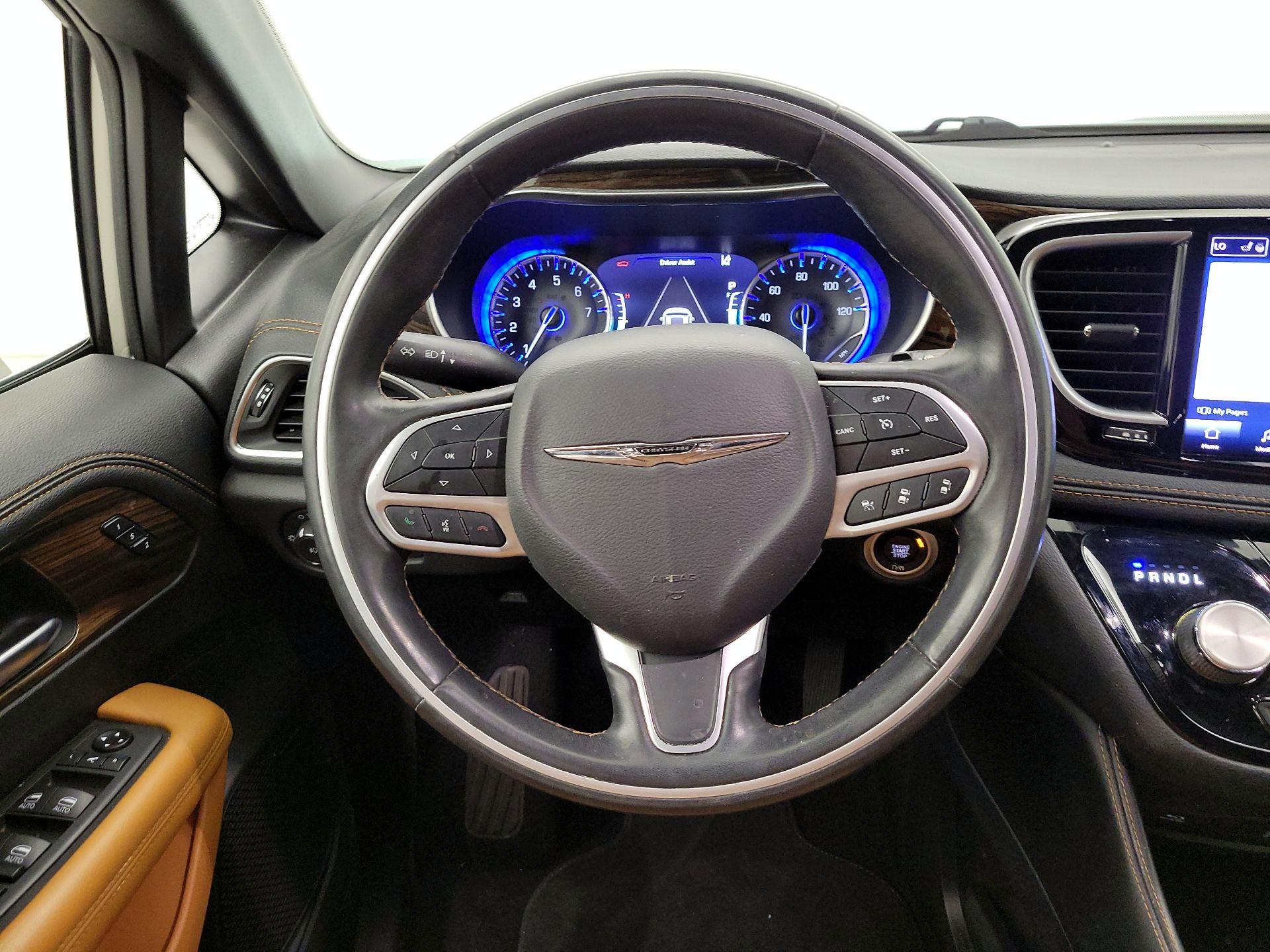 Thumbnail: 2021 Chrysler Pacifica - 10