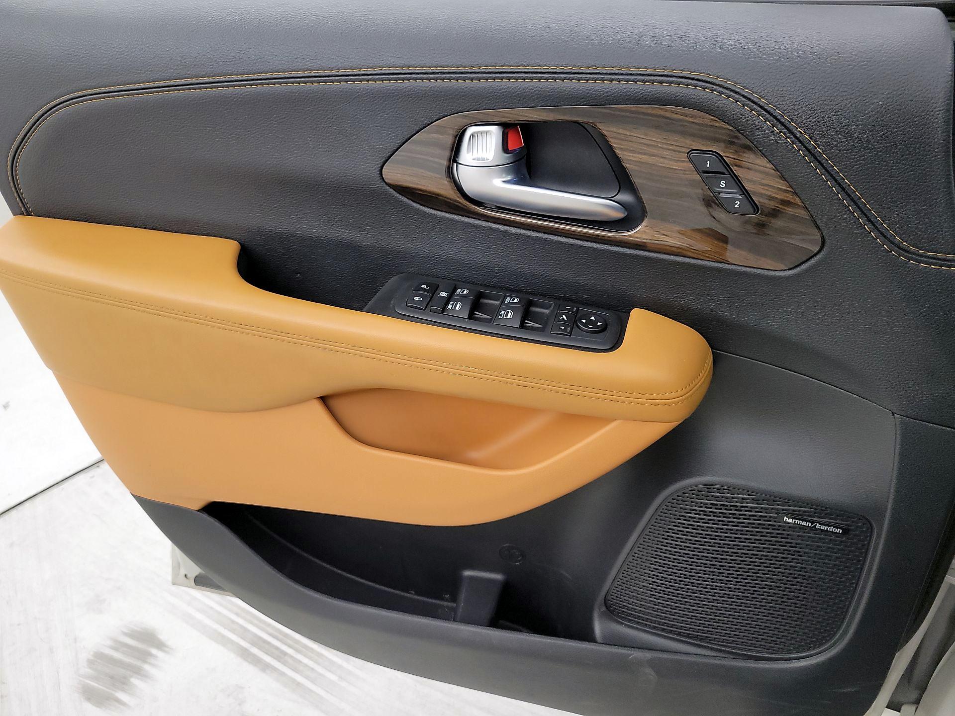 Thumbnail: 2021 Chrysler Pacifica - 12