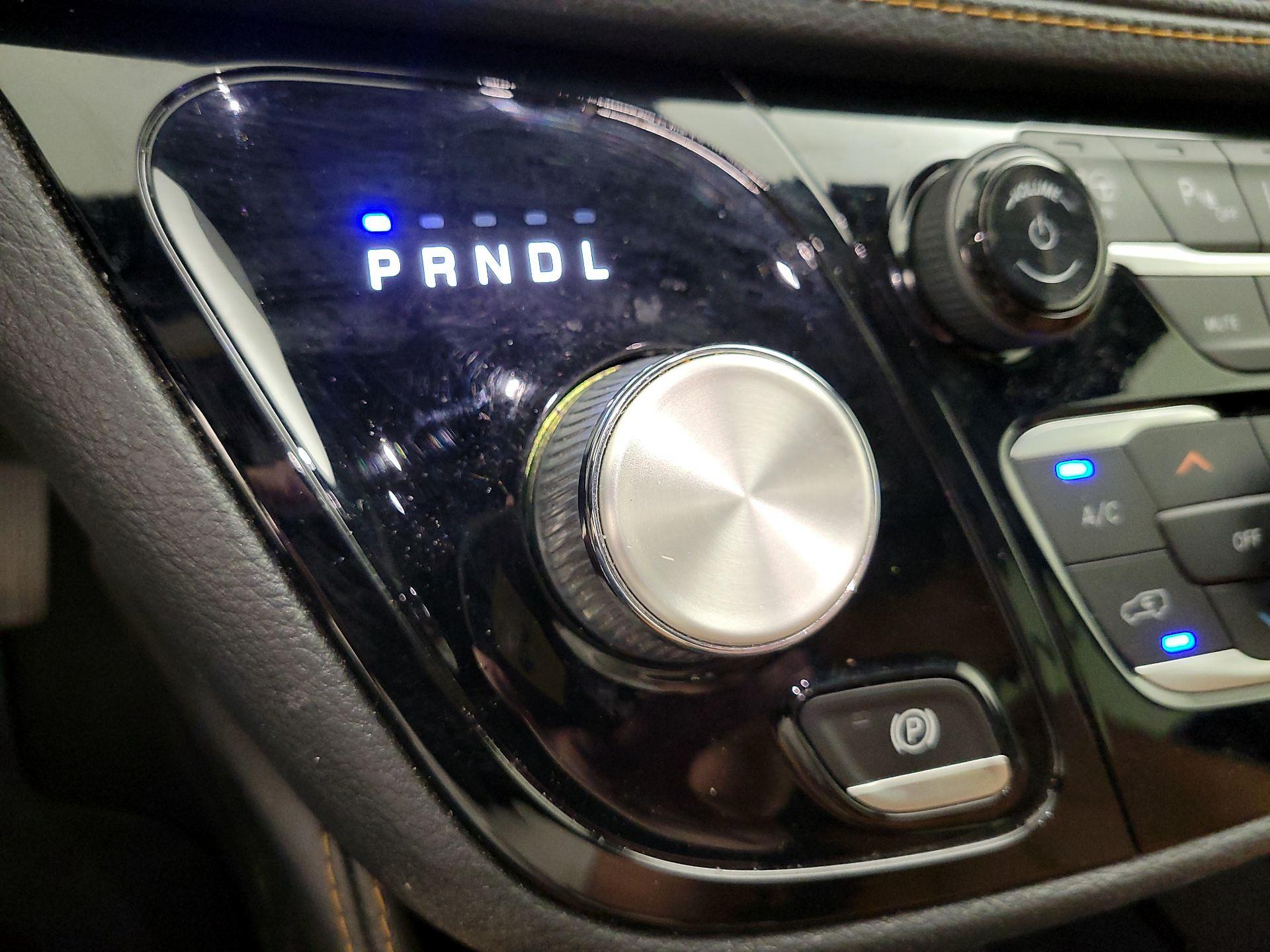 Thumbnail: 2021 Chrysler Pacifica - 15