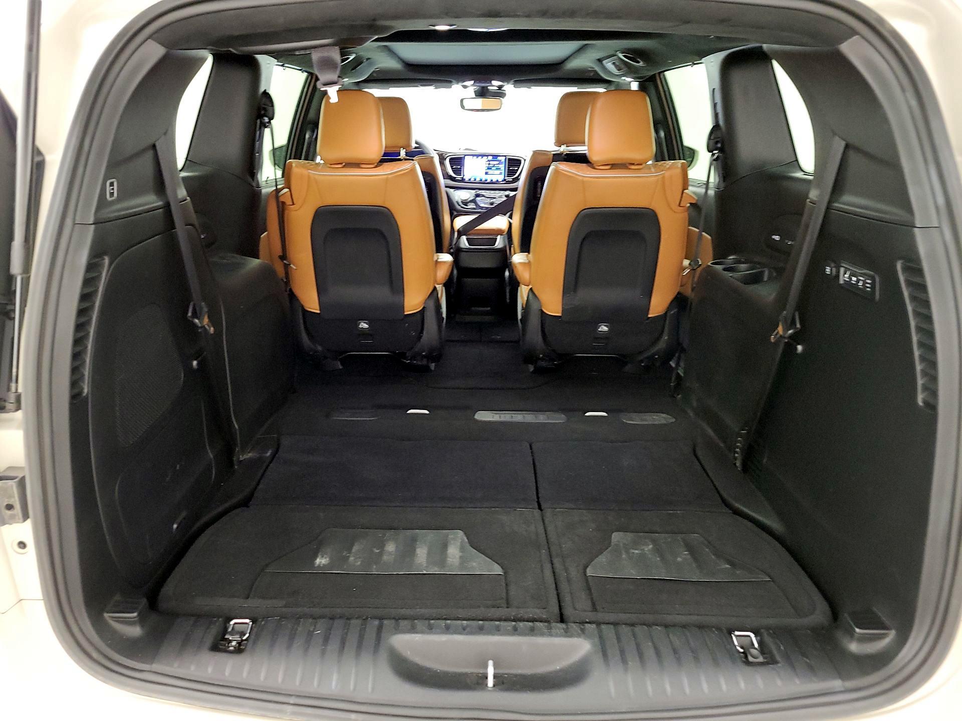 Thumbnail: 2021 Chrysler Pacifica - 16