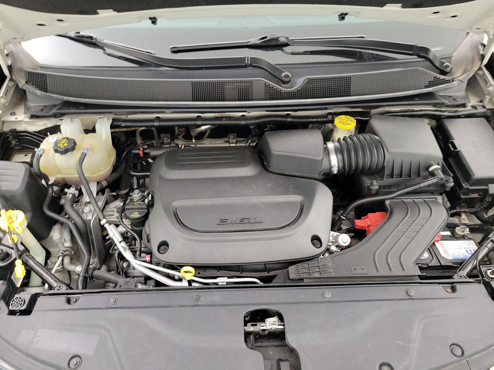 Thumbnail: 2021 Chrysler Pacifica - 17