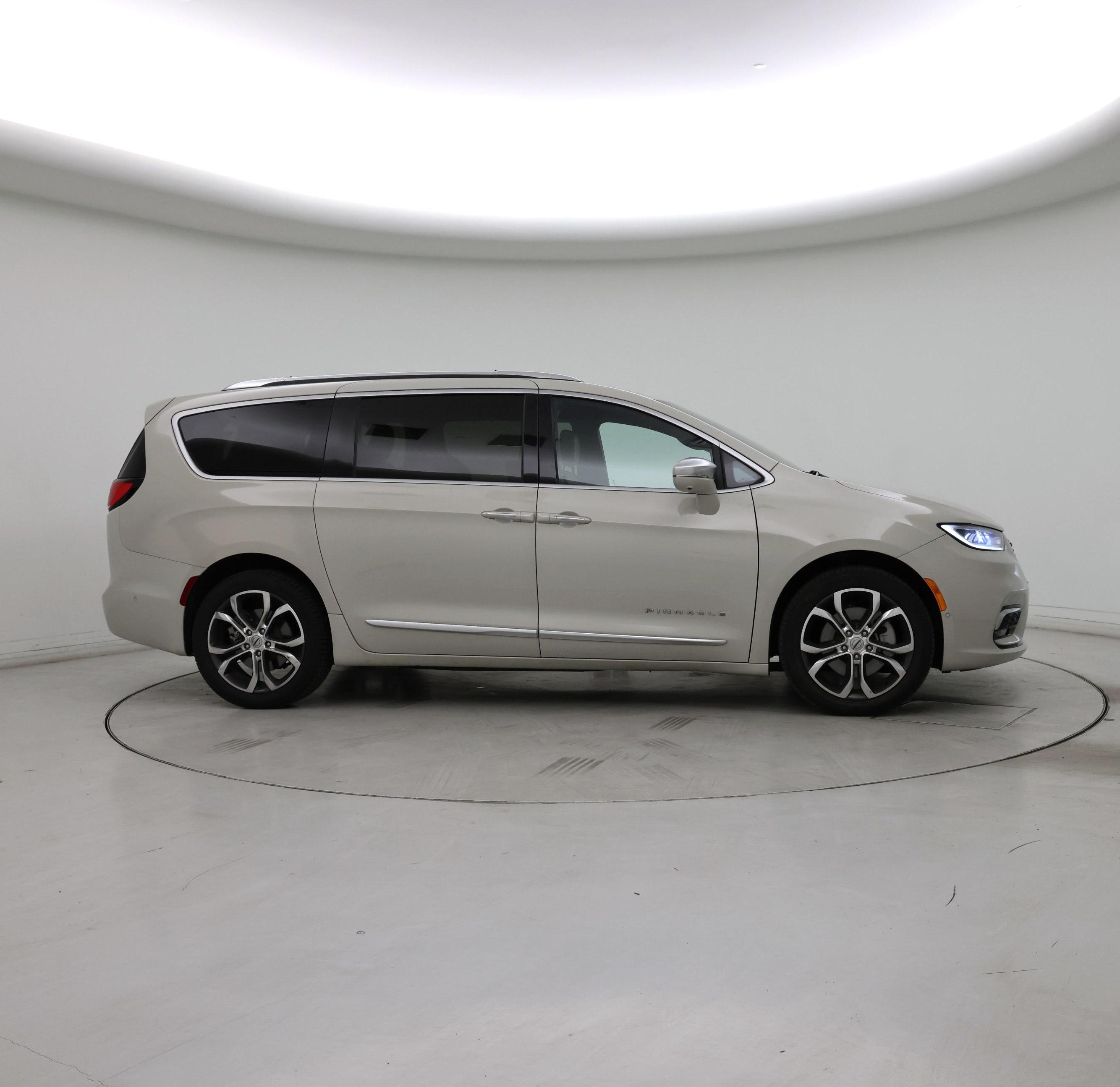 Thumbnail: 2021 Chrysler Pacifica - 7