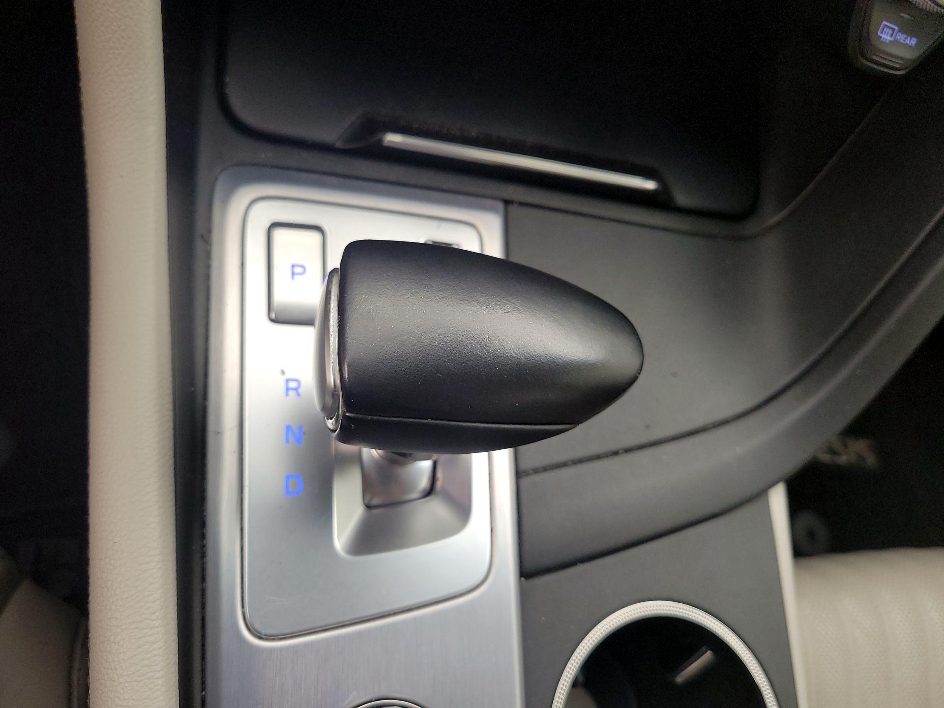 Thumbnail: 2019 Genesis G70 - 15