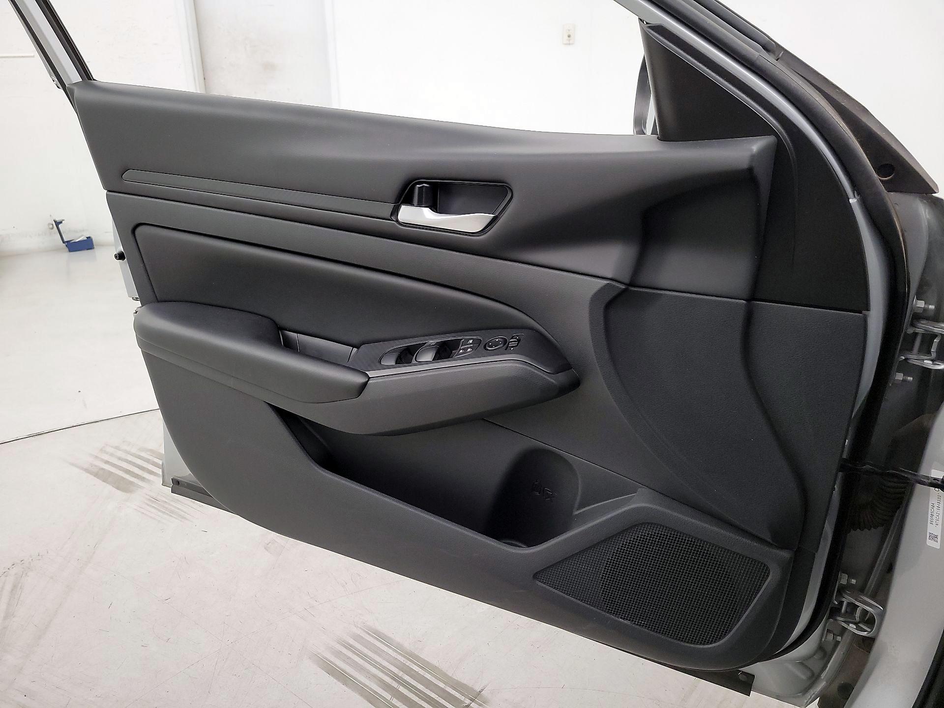 Thumbnail: 2021 Nissan Altima - 12