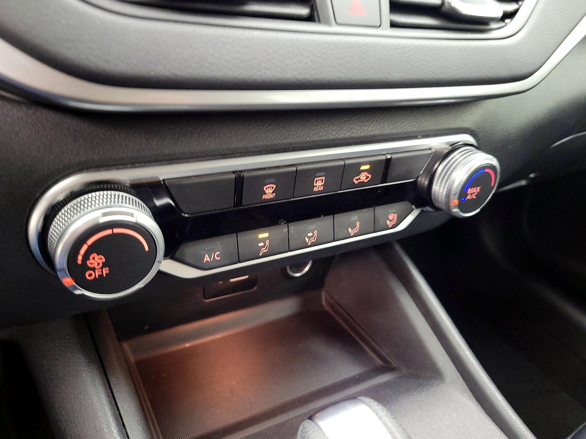 Thumbnail: 2021 Nissan Altima - 14