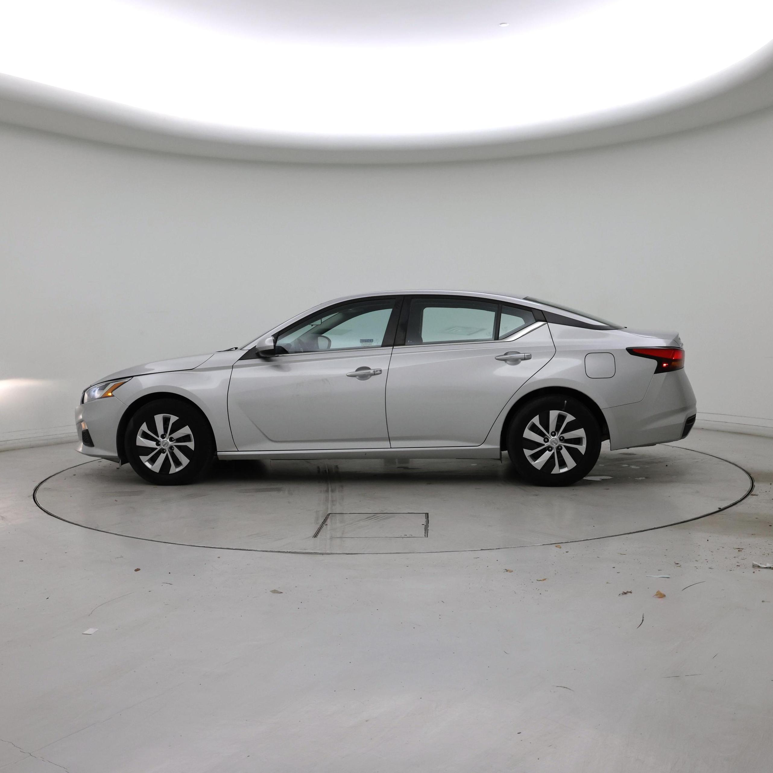 Thumbnail: 2021 Nissan Altima - 3