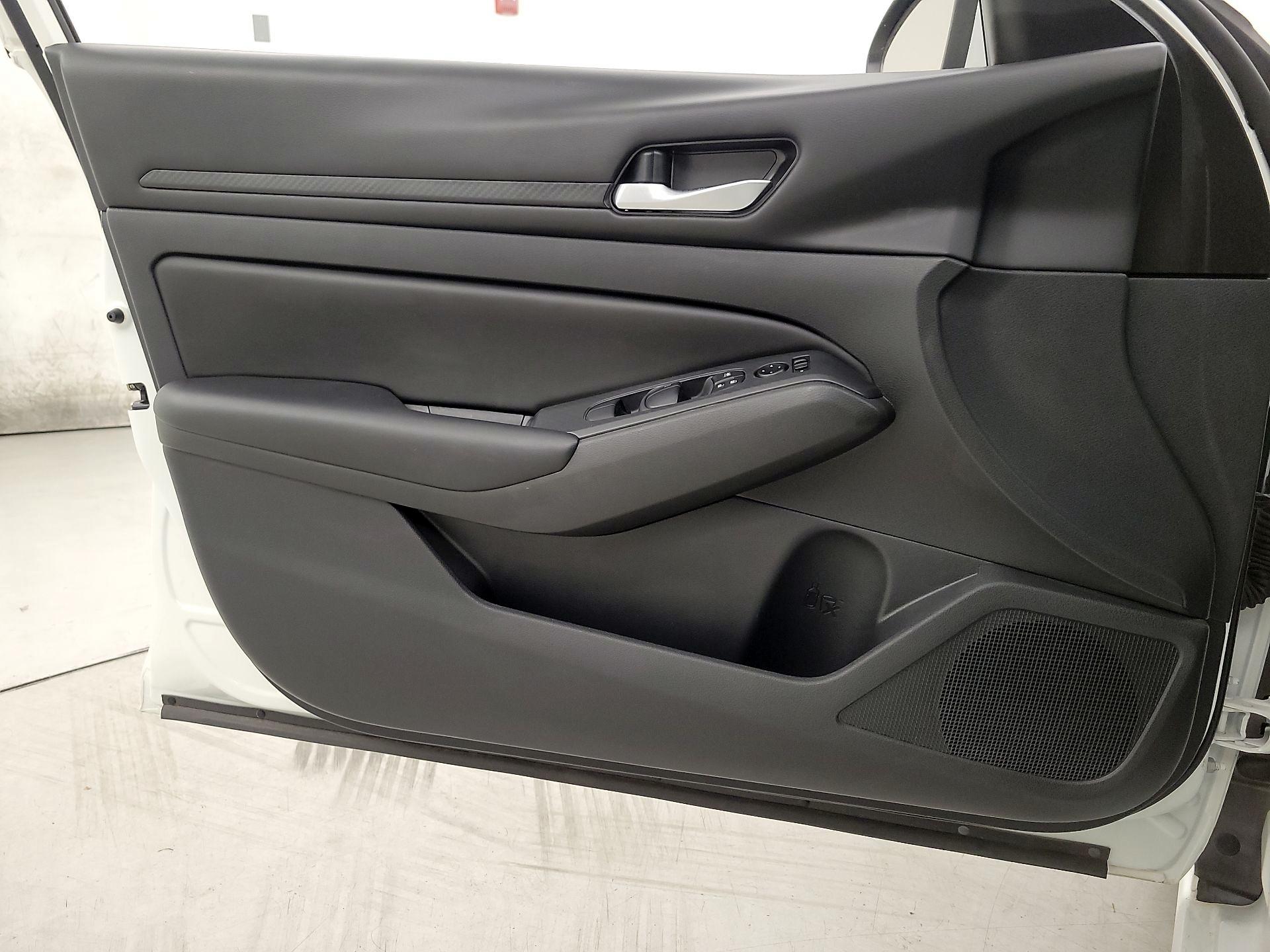 Thumbnail: 2021 Nissan Altima - 12