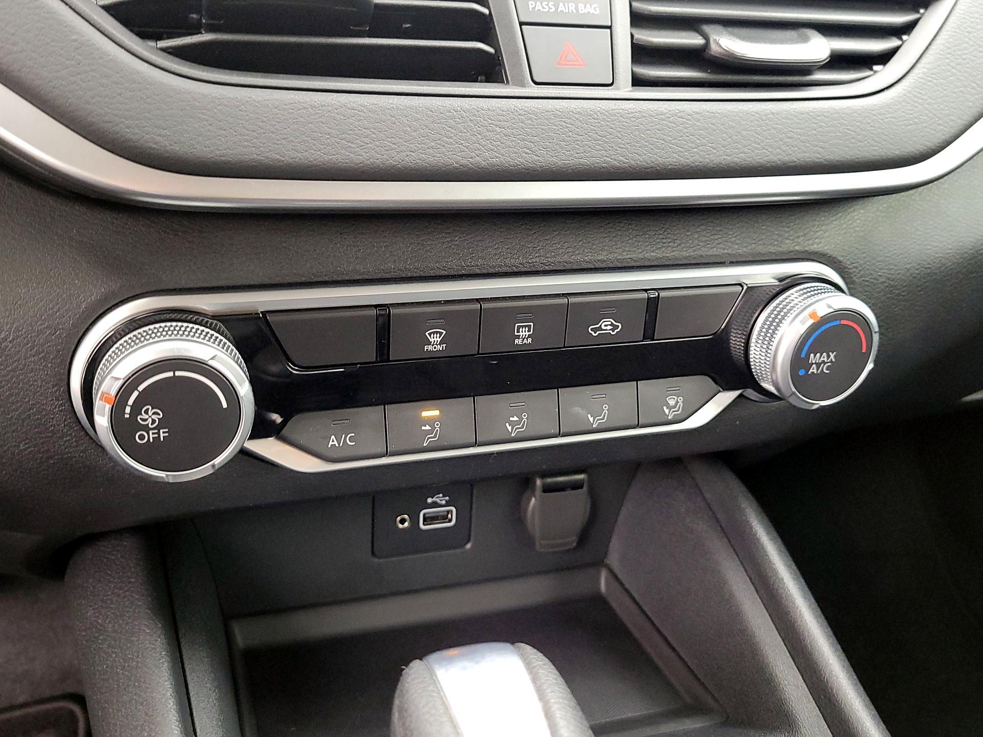 Thumbnail: 2021 Nissan Altima - 15