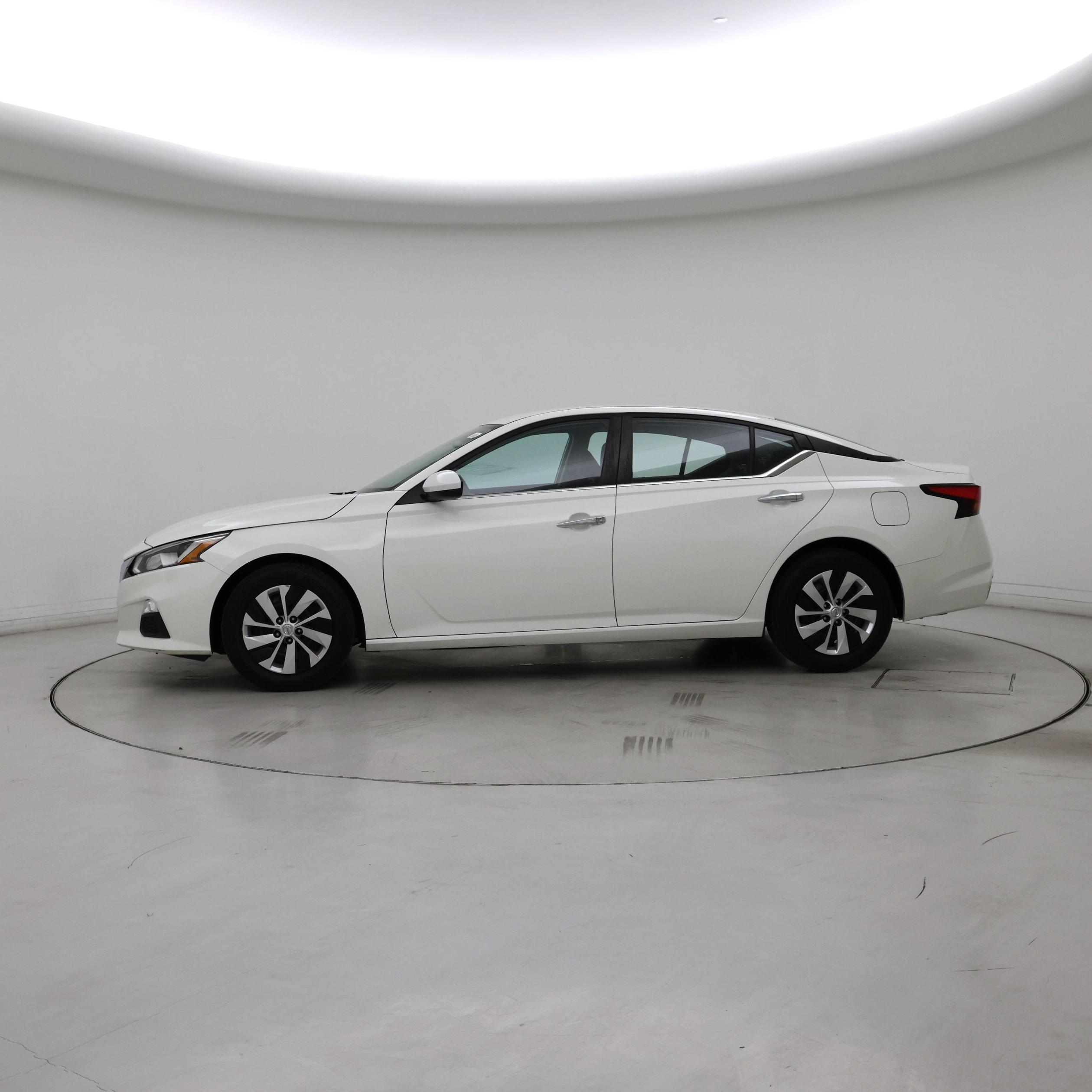 Thumbnail: 2021 Nissan Altima - 3