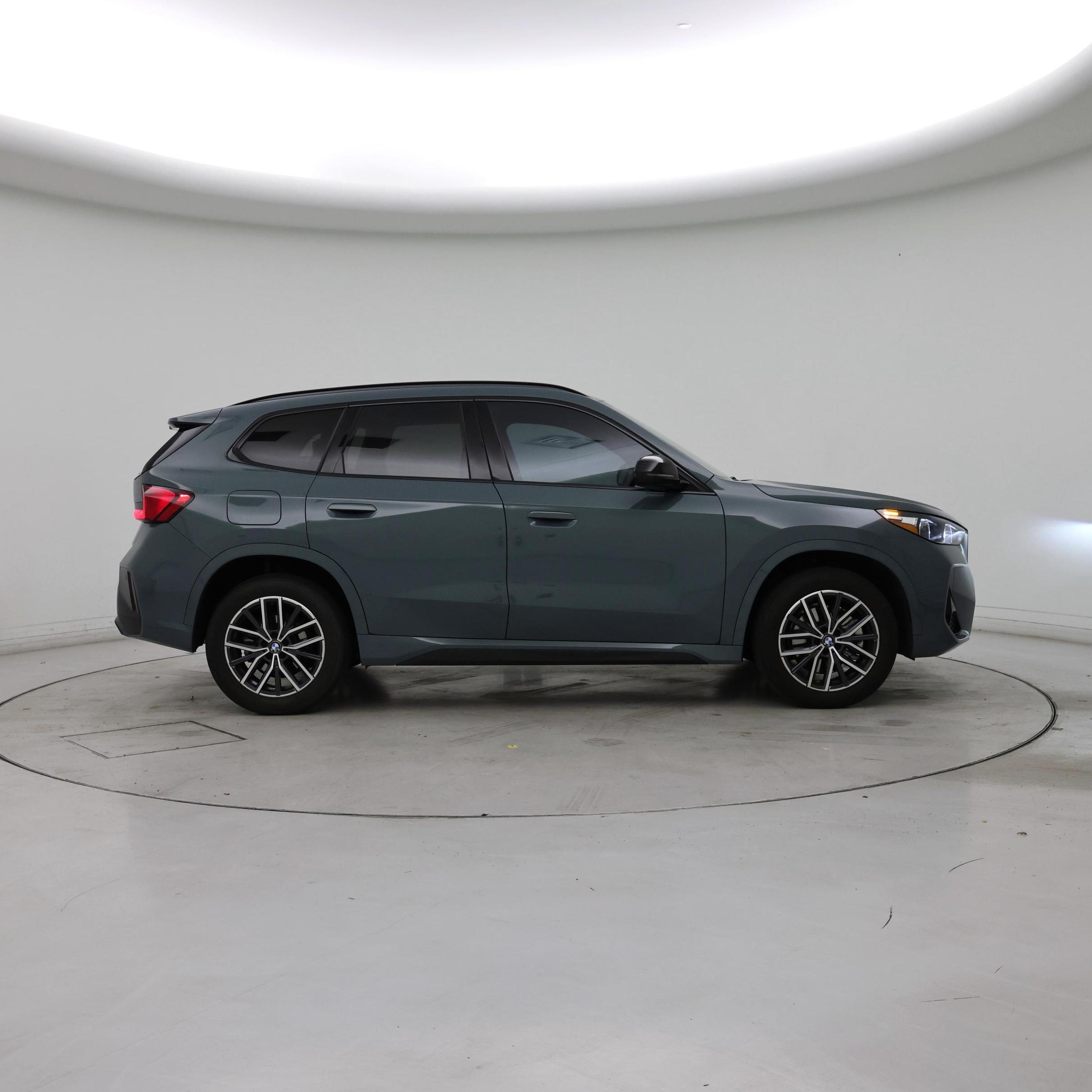 Thumbnail: 2023 BMW X1 - 7