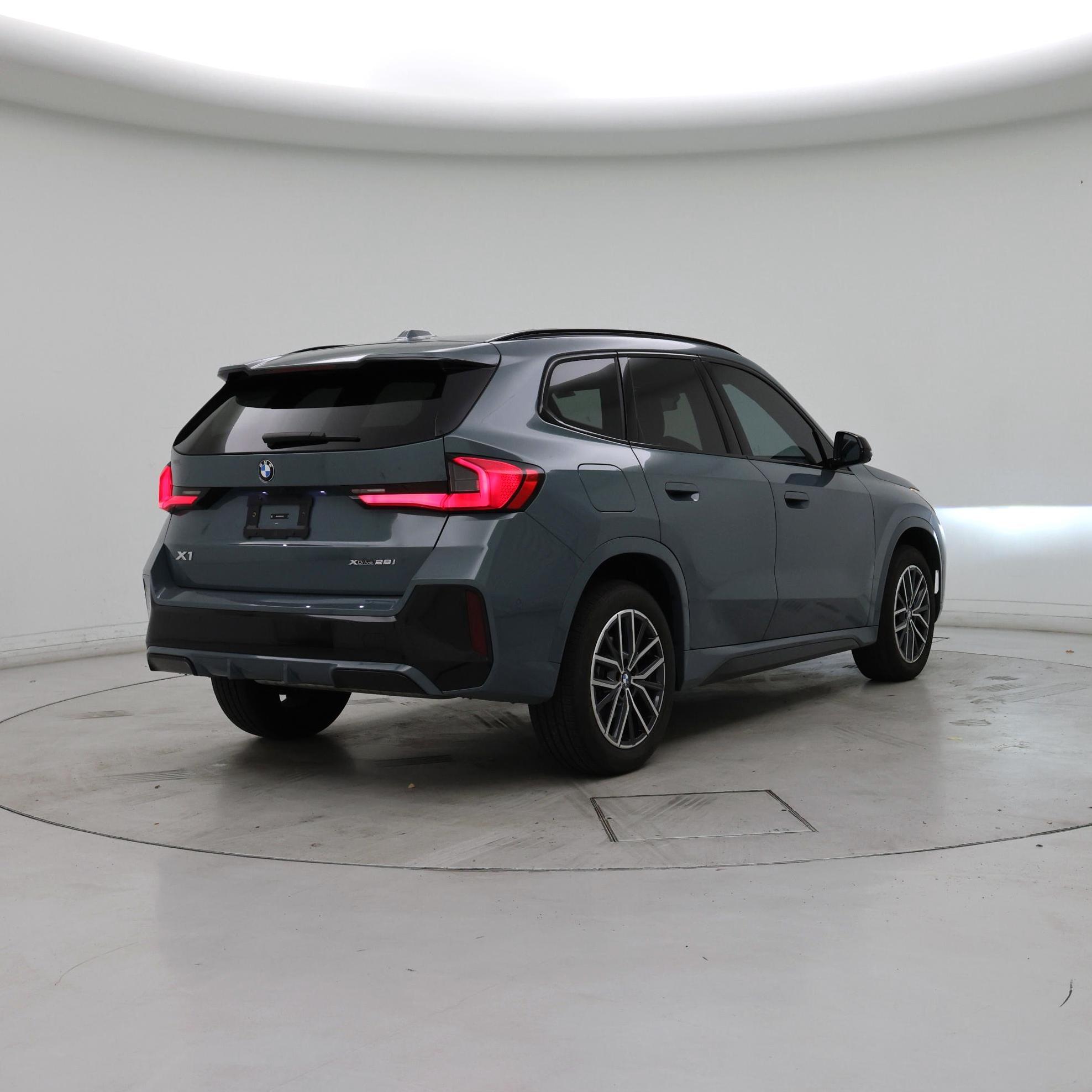 Thumbnail: 2023 BMW X1 - 8