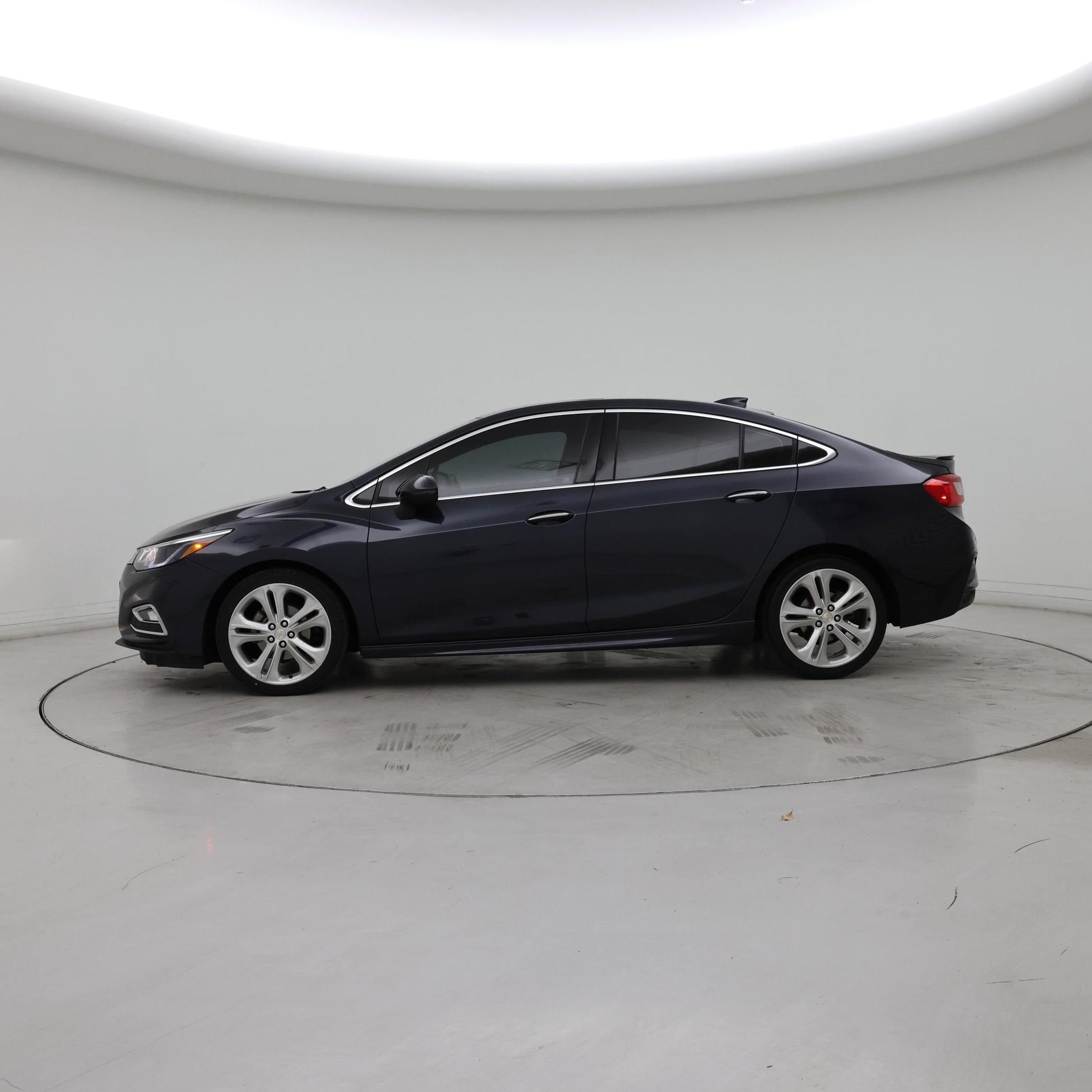 Thumbnail: 2016 Chevrolet Cruze - 3
