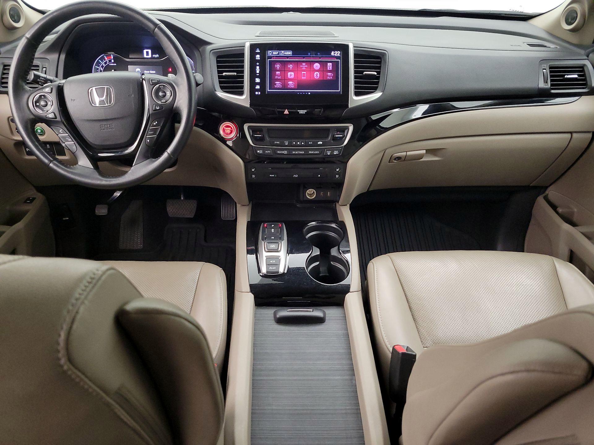 Thumbnail: 2017 Honda Pilot - 9