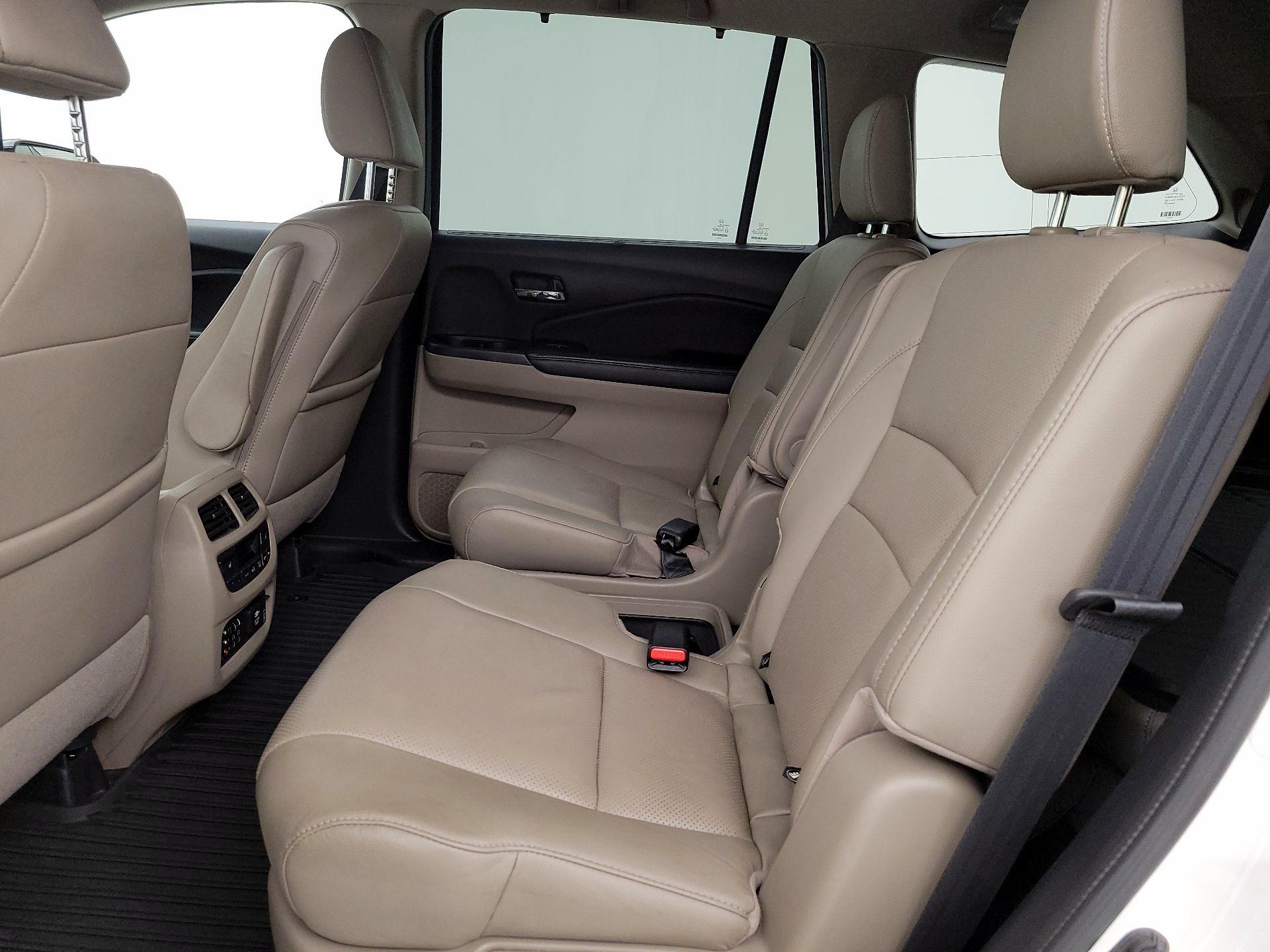 Thumbnail: 2017 Honda Pilot - 18