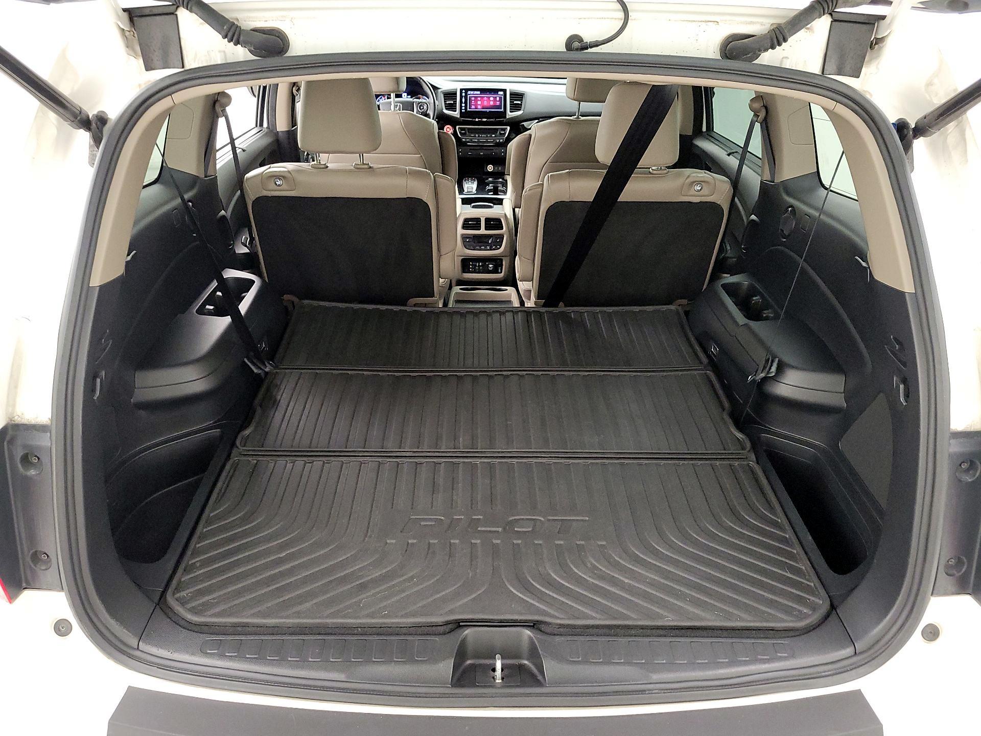 Thumbnail: 2017 Honda Pilot - 19