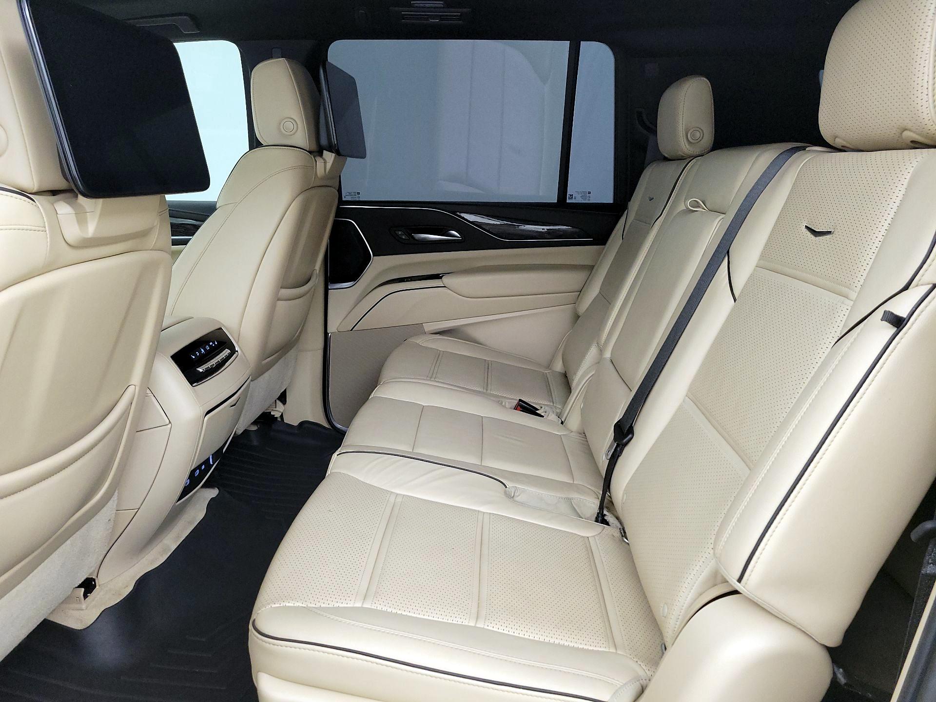 Thumbnail: 2021 Cadillac Escalade - 18