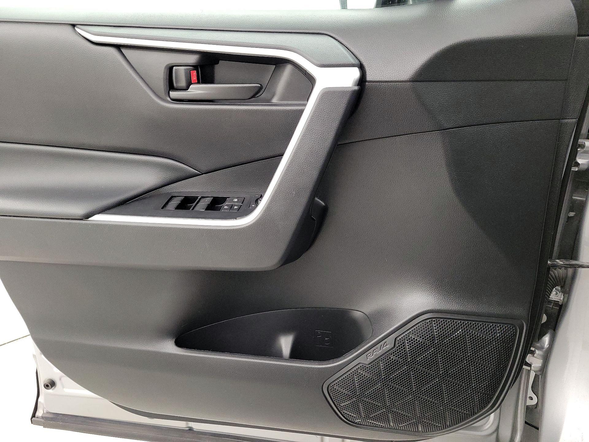 Thumbnail: 2023 Toyota RAV4 - 12