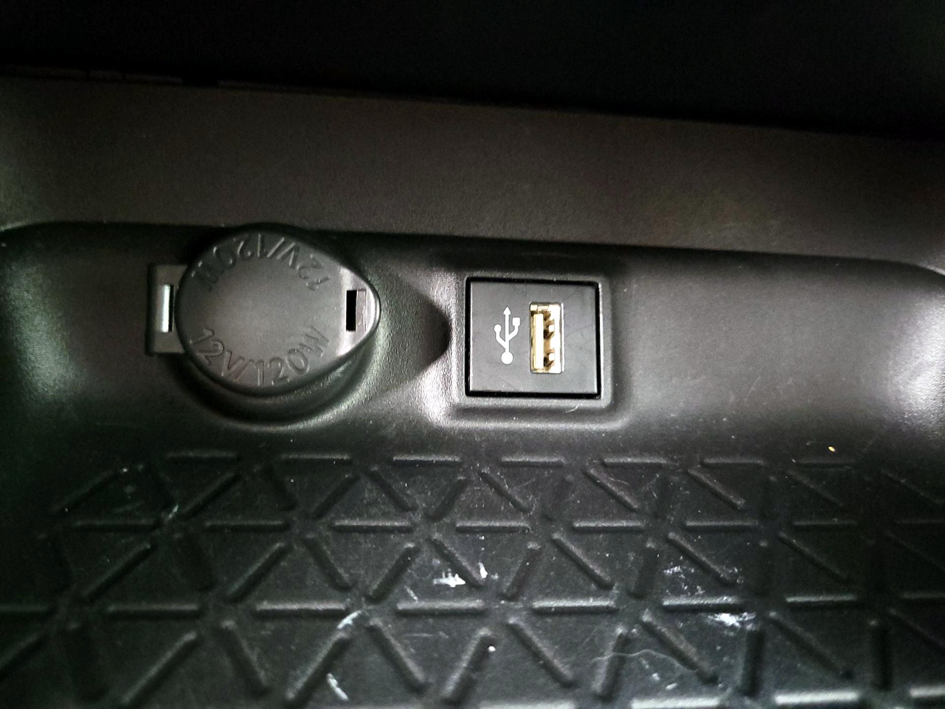 Thumbnail: 2023 Toyota RAV4 - 18