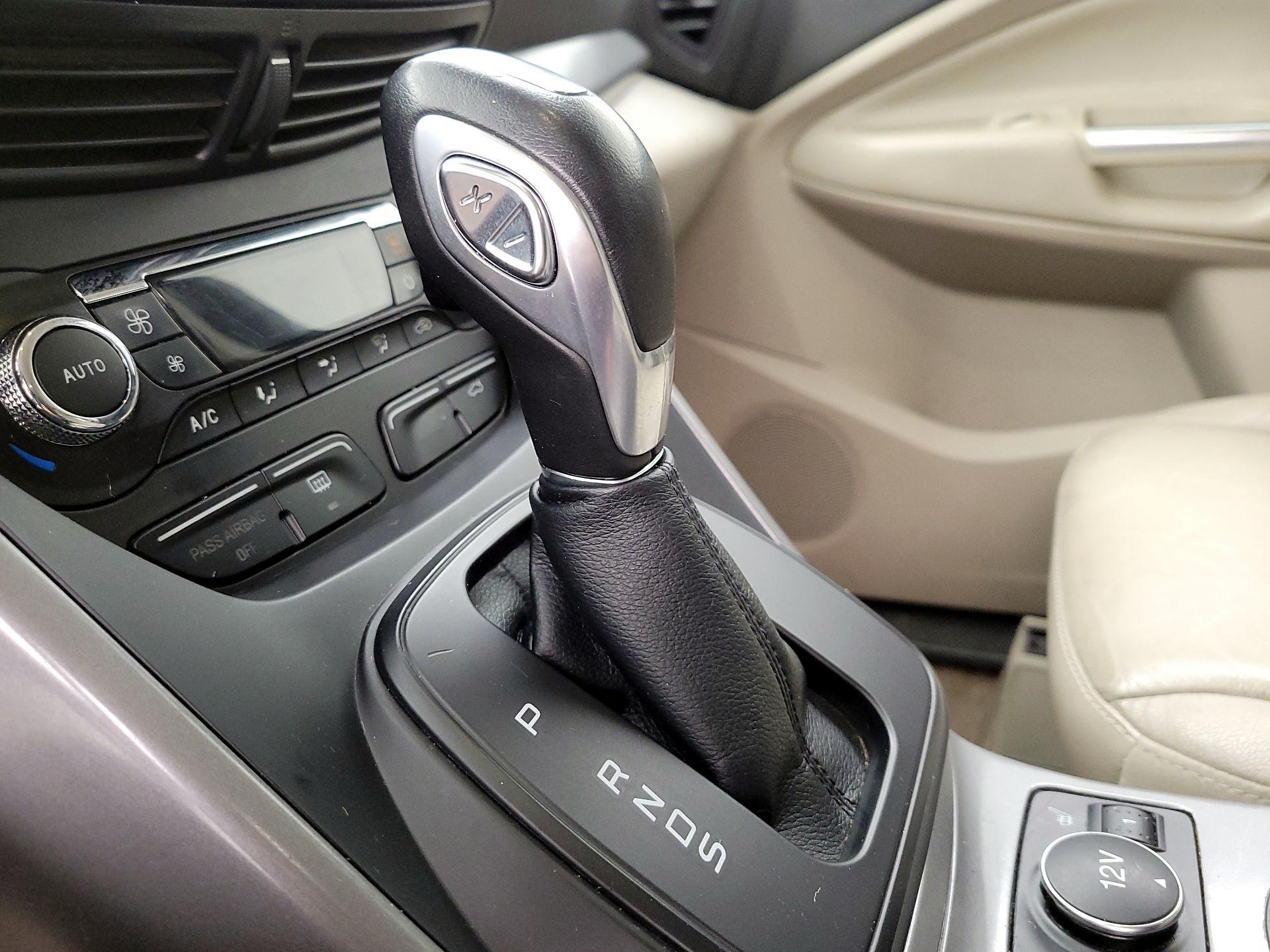 Thumbnail: 2015 Ford Escape - 17