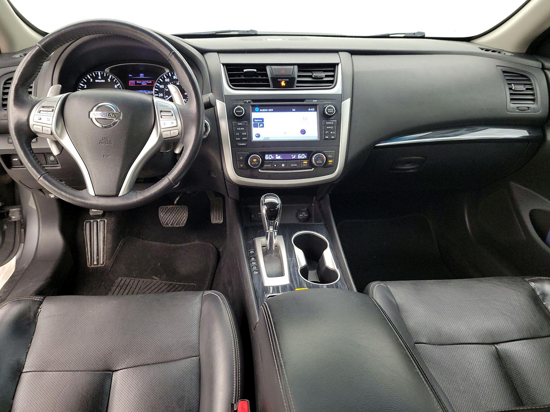 Thumbnail: 2017 Nissan Altima - 9